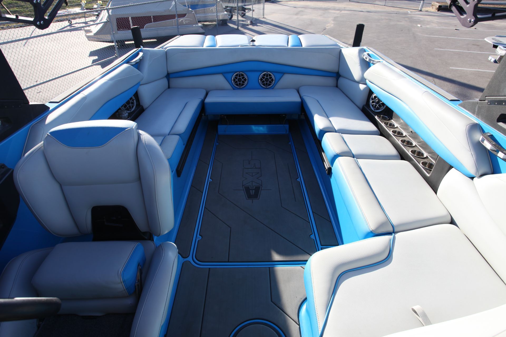 2019 Axis A24 - 6