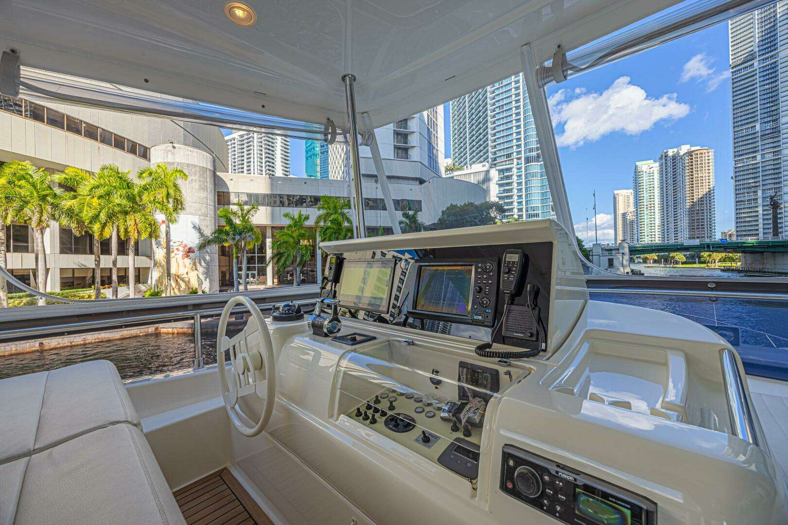 2011 Ferretti Yachts 830 - Image 14