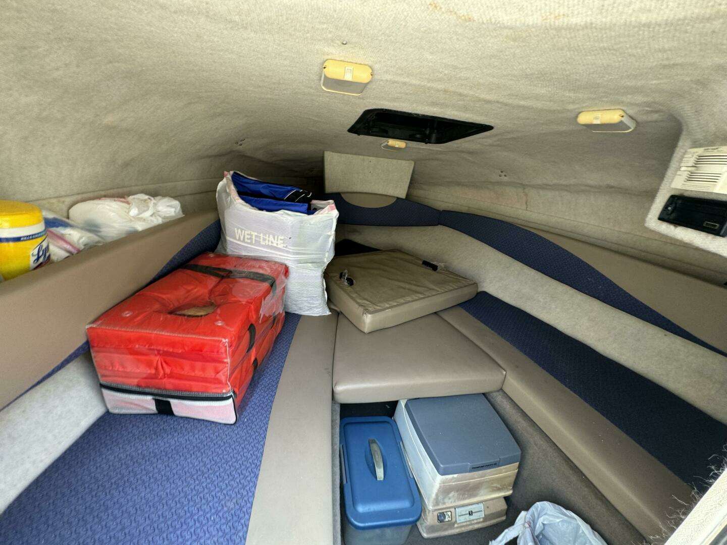 2003 Bayliner 212 Capri Cuddy Cabin - Image 12