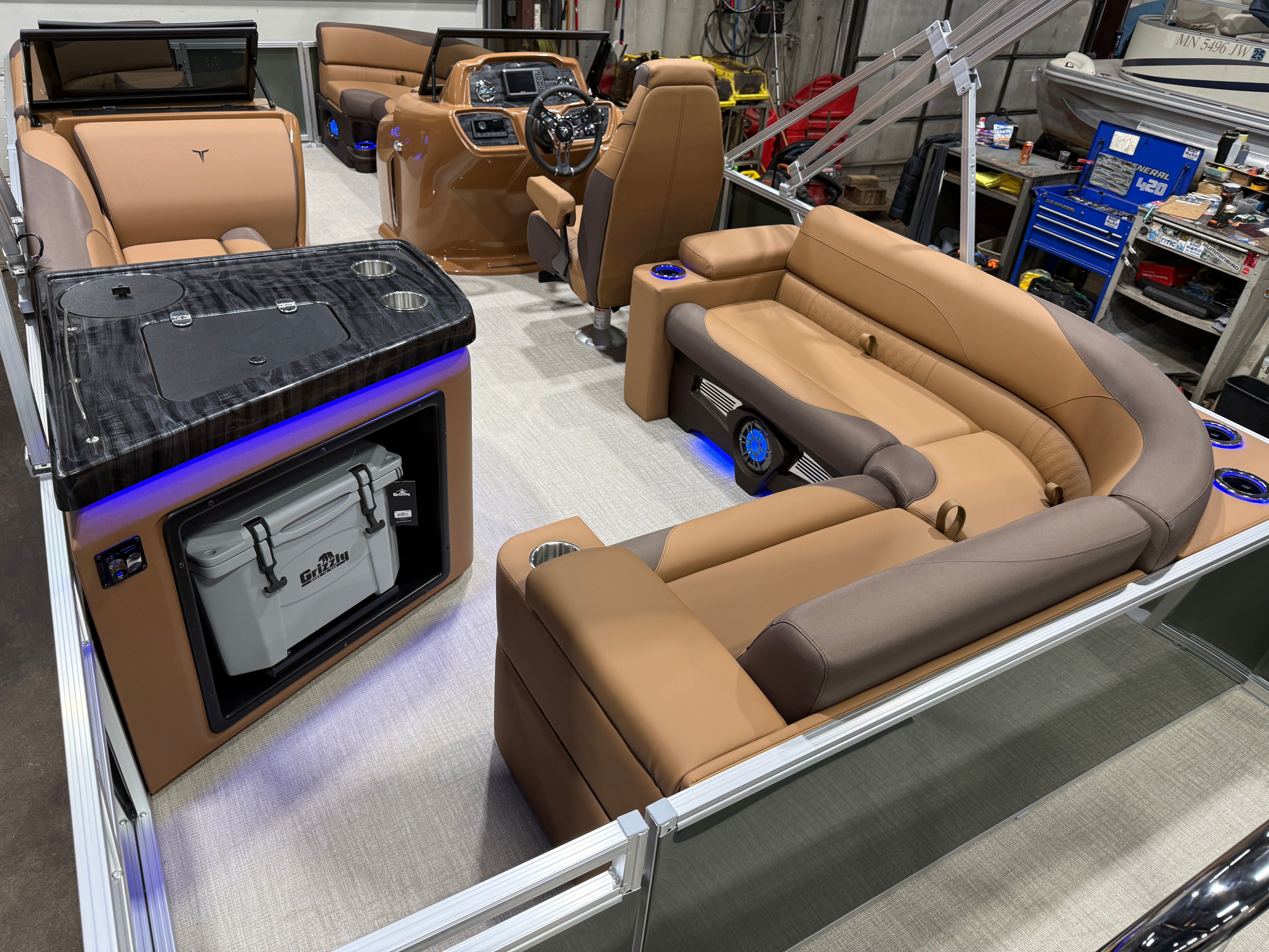 2026 Tahoe LTZ 2385 Elite Windshield Tritoon & Honda 4-Stroke EFI - 27