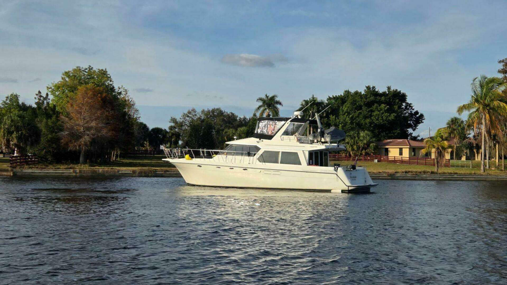 1998 Navigator 5300 - Image 3