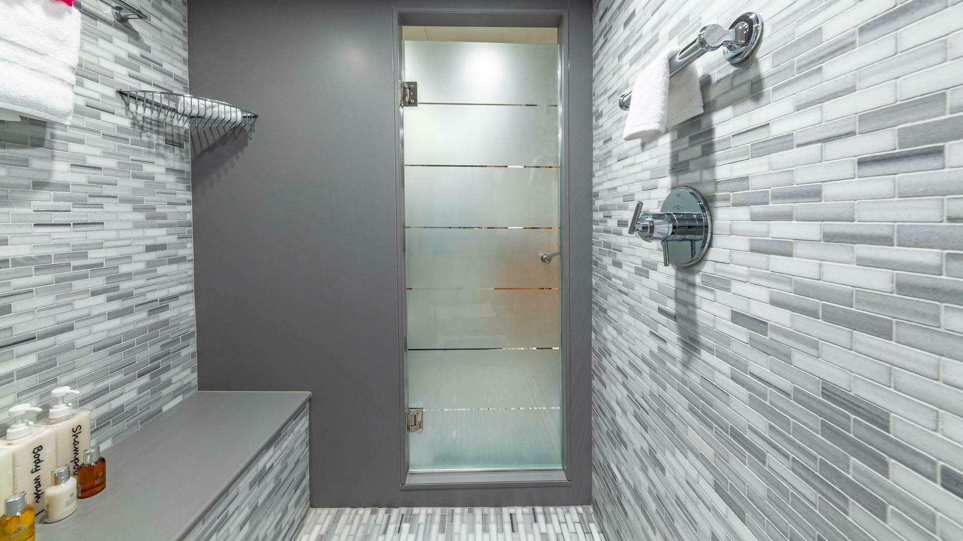 1997 Broward Raised Pilothouse - Image 36