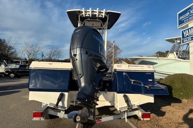 2026 Robalo 226 Cayman boat with Yamaha outboard motor.