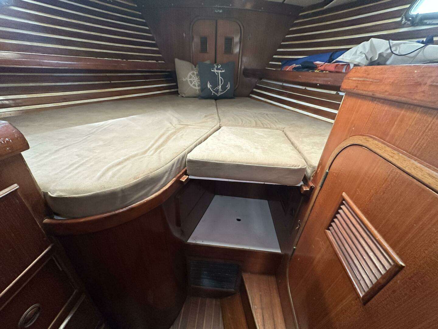 1986 Oceanic — - Image 160