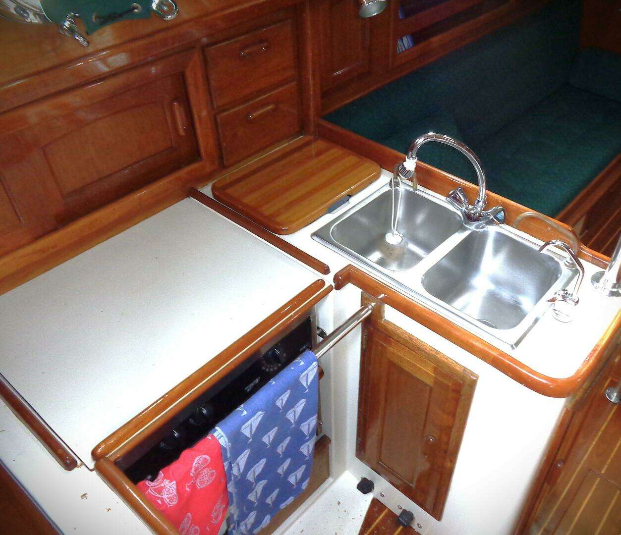 1987 Pacific Seacraft 34 - Image 3