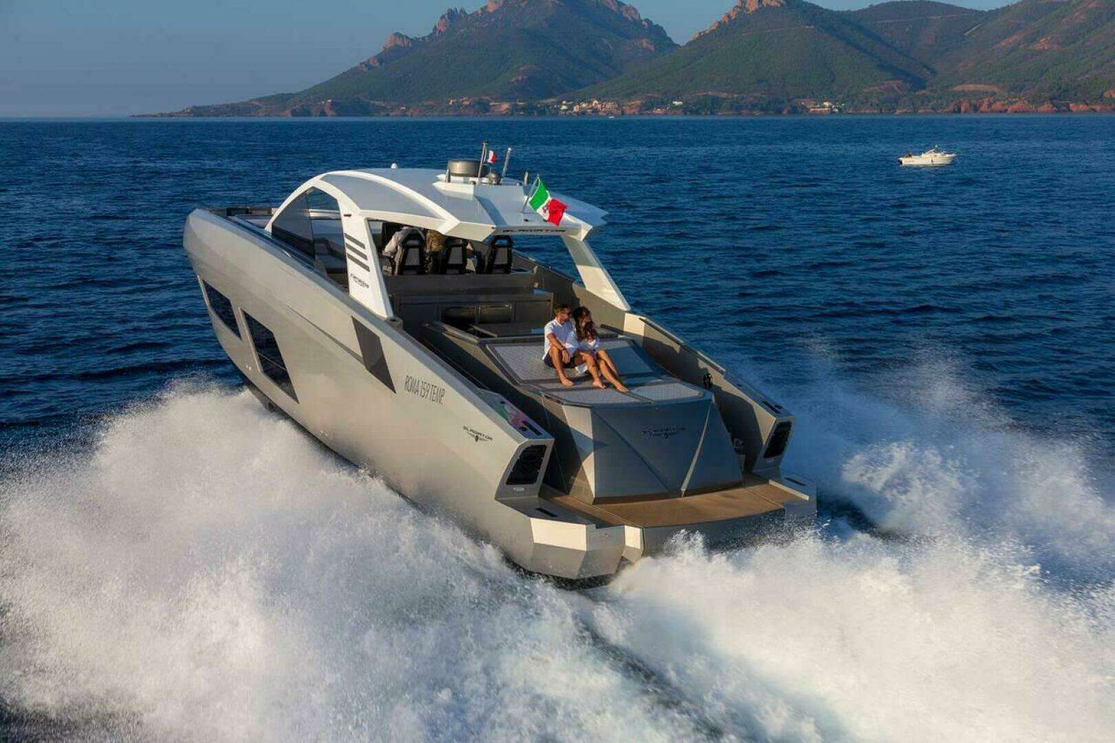 2027 Canados Gladiator 631 Next - Image 4