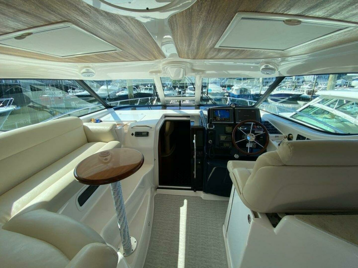 2009 Tiara Yachts 4300 Sovran - Image 23