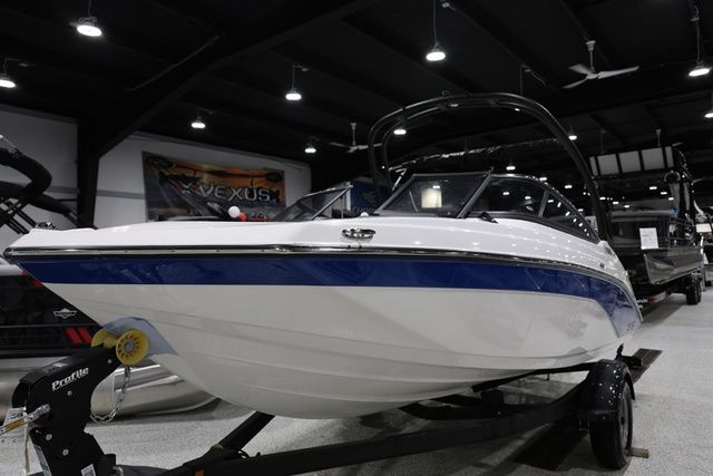 2026 Yamaha Boats AR 195 BOTH COLORS AVAILABLE - 12