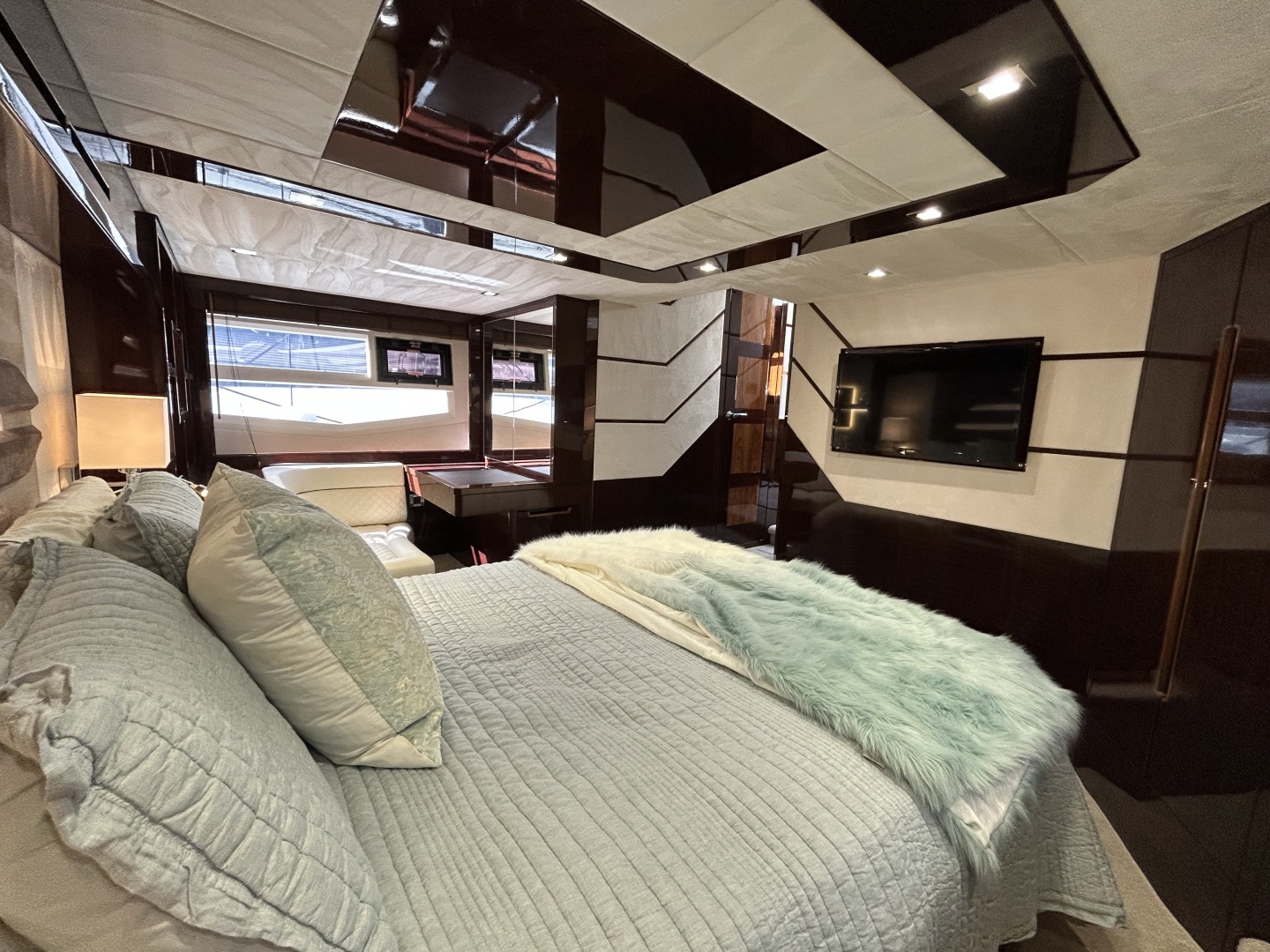 2019 Galeon 550 FLY - Image 25