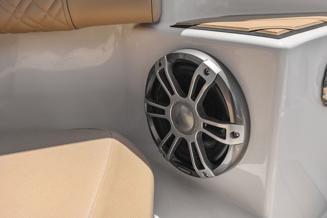 2025 Sea Ray SDX 270 - 7