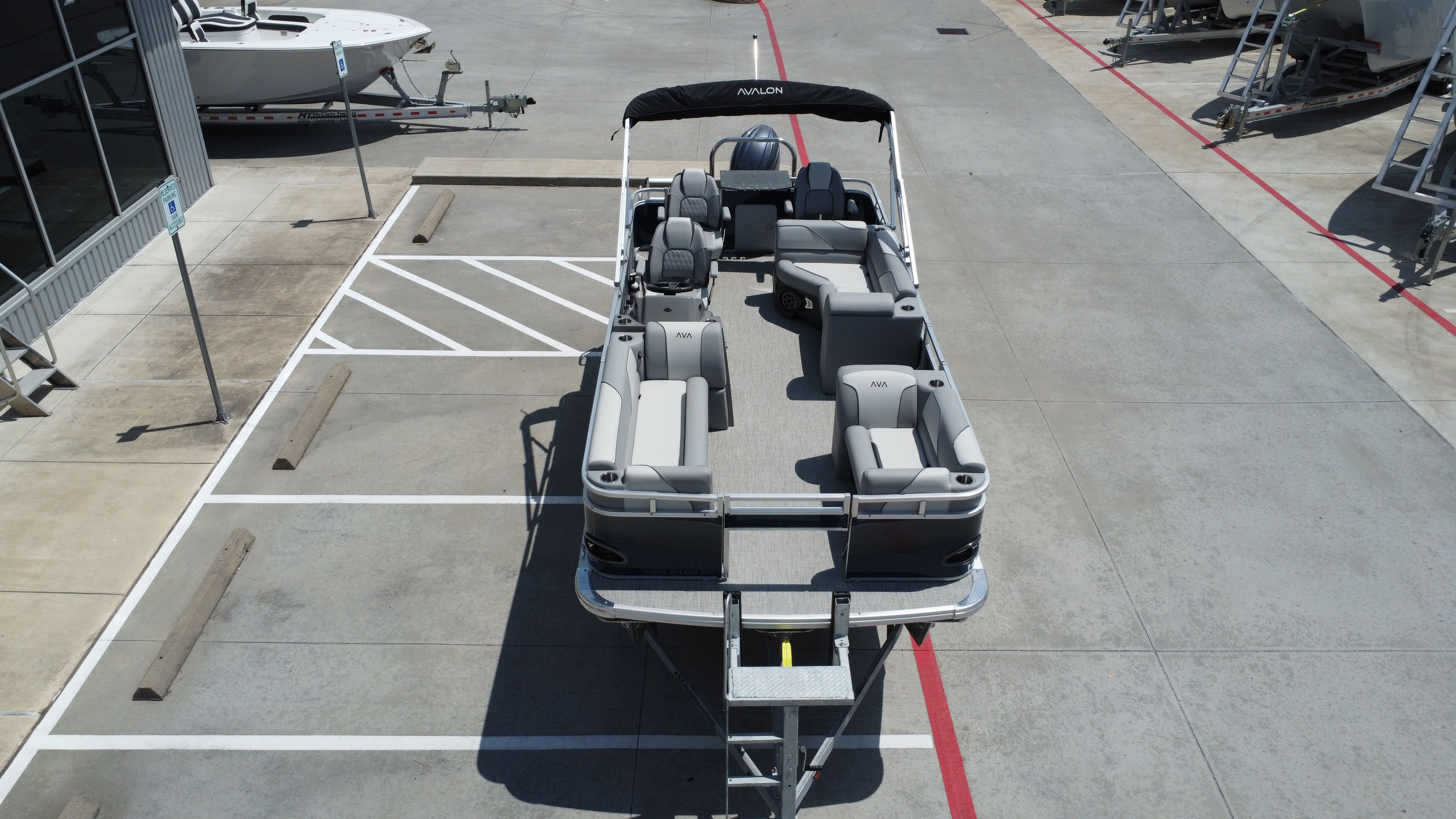 2026 Avalon Venture Rear Fish - 21' - 14