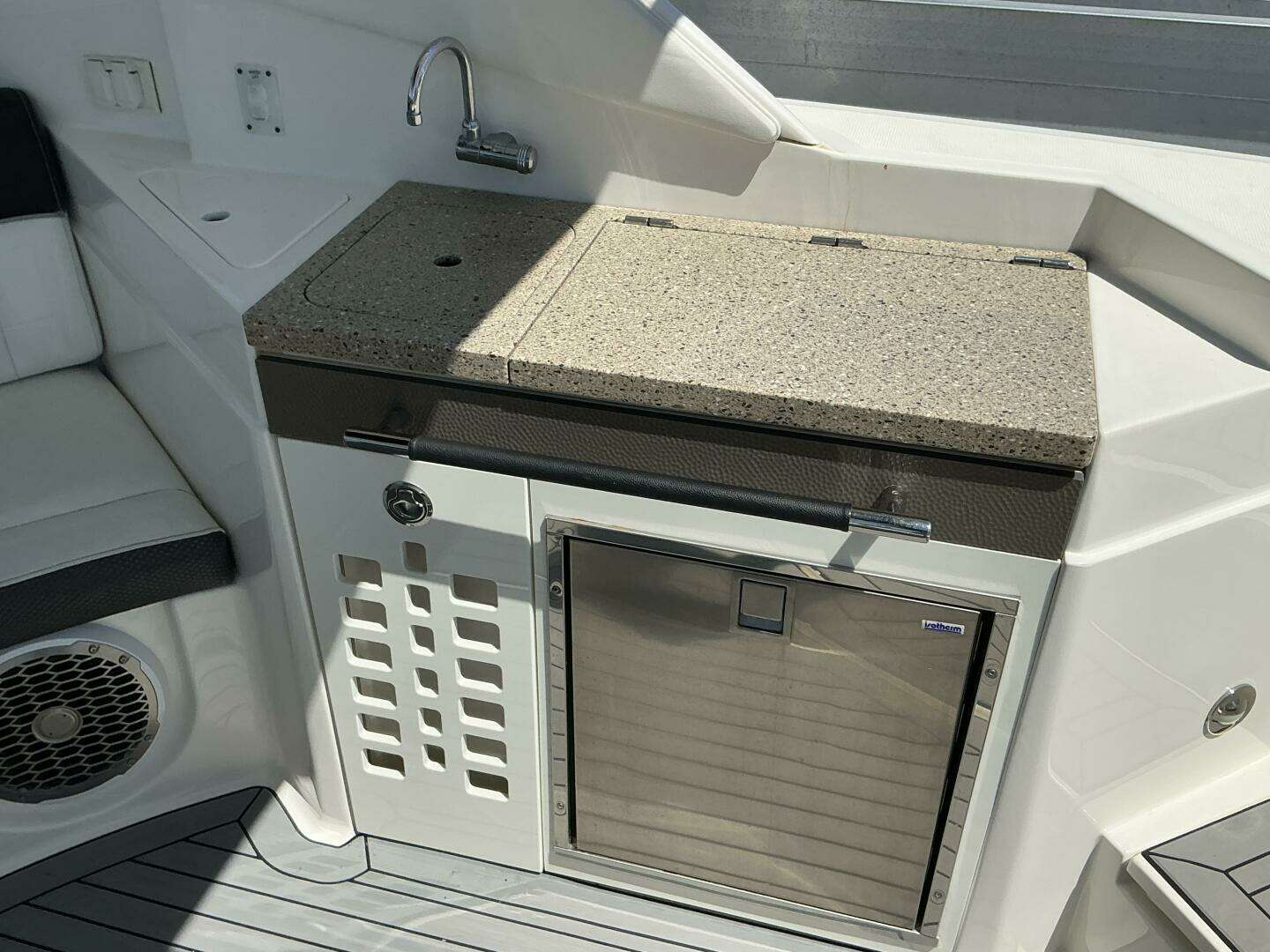 2016 Sea Ray — - Image 10