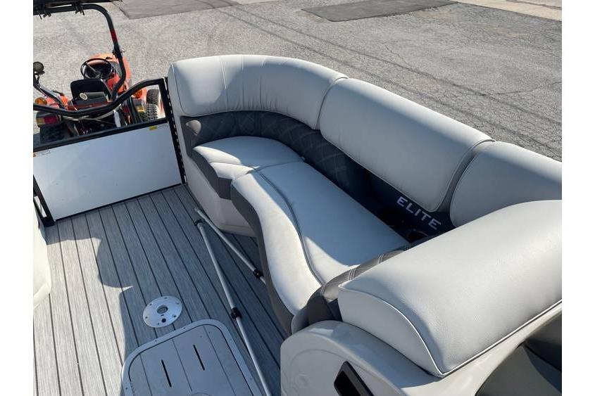 2025 SunCatcher Elite 324 SS