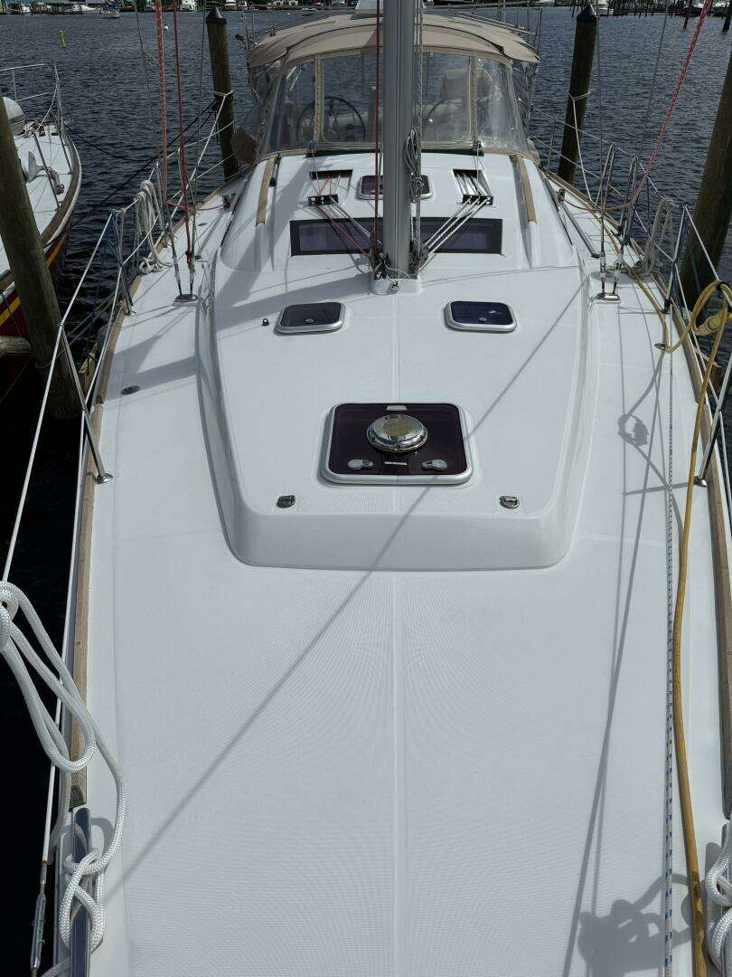 2012 Beneteau 43 - Image 9