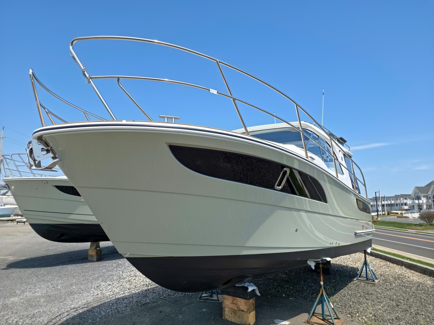 2026 Marex 310 Sun Cruiser - Image 2