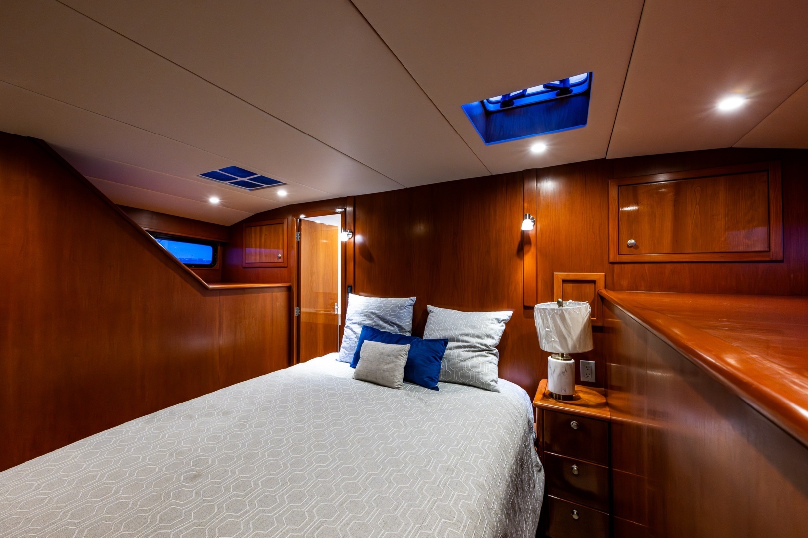 2009 Powercat 58 - Image 11