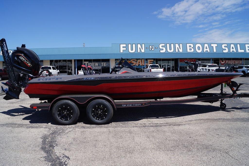 2026 Skeeter ZXE21 boat in red at Fun-N-Sun Boat Sale dealership.