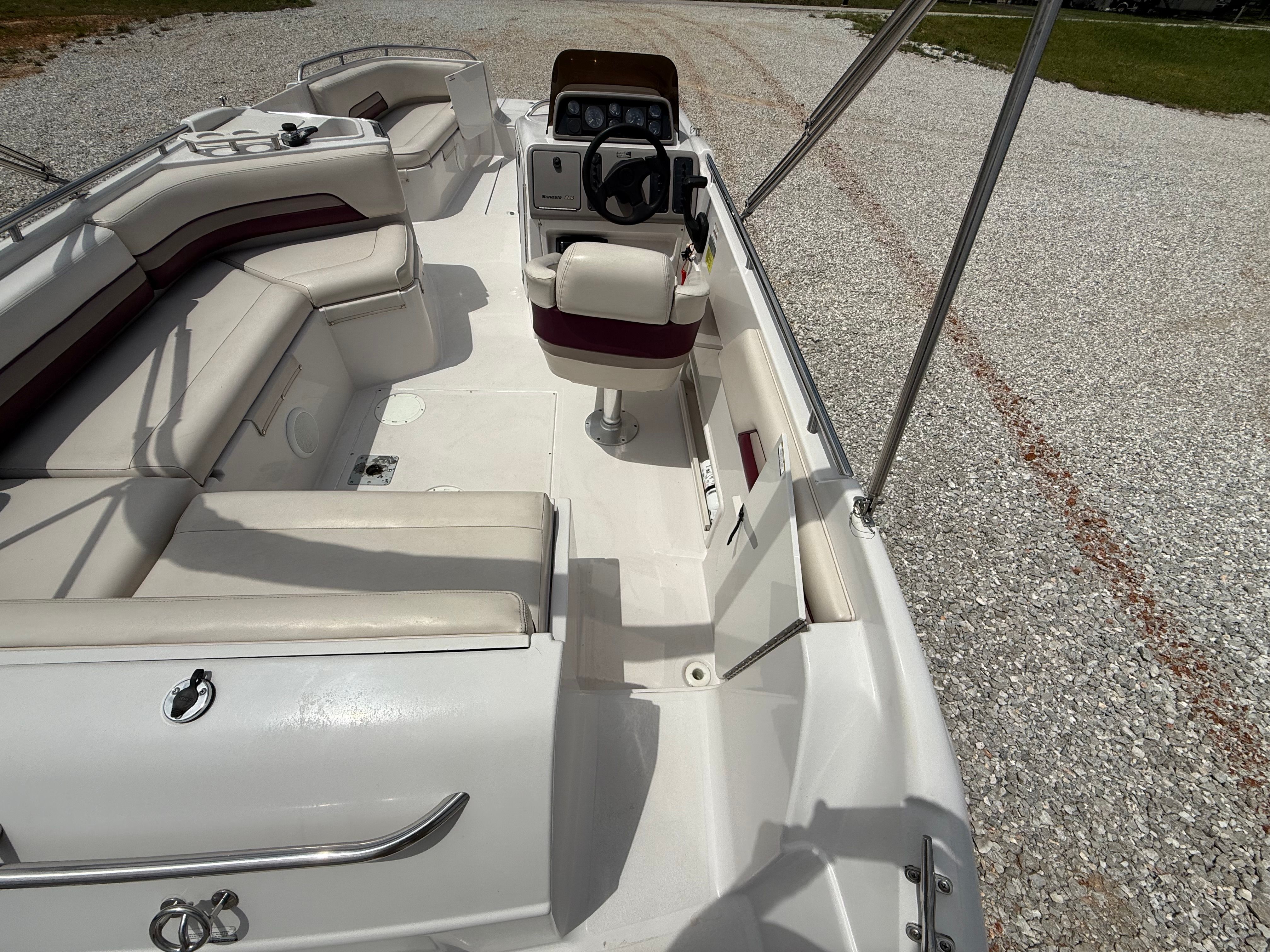 The image shows the cockpit of a 1994 Chaparral Sunesta 220 boat.