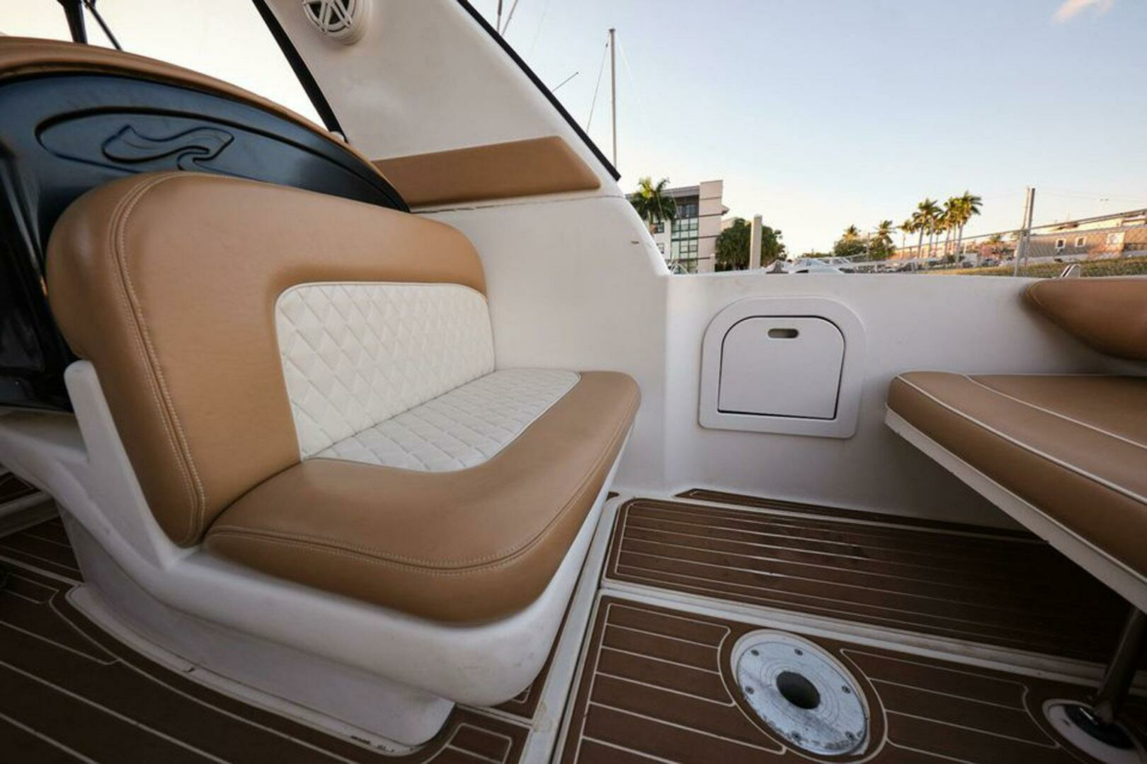 1997 Sea Ray 290 Sundancer - Image 11