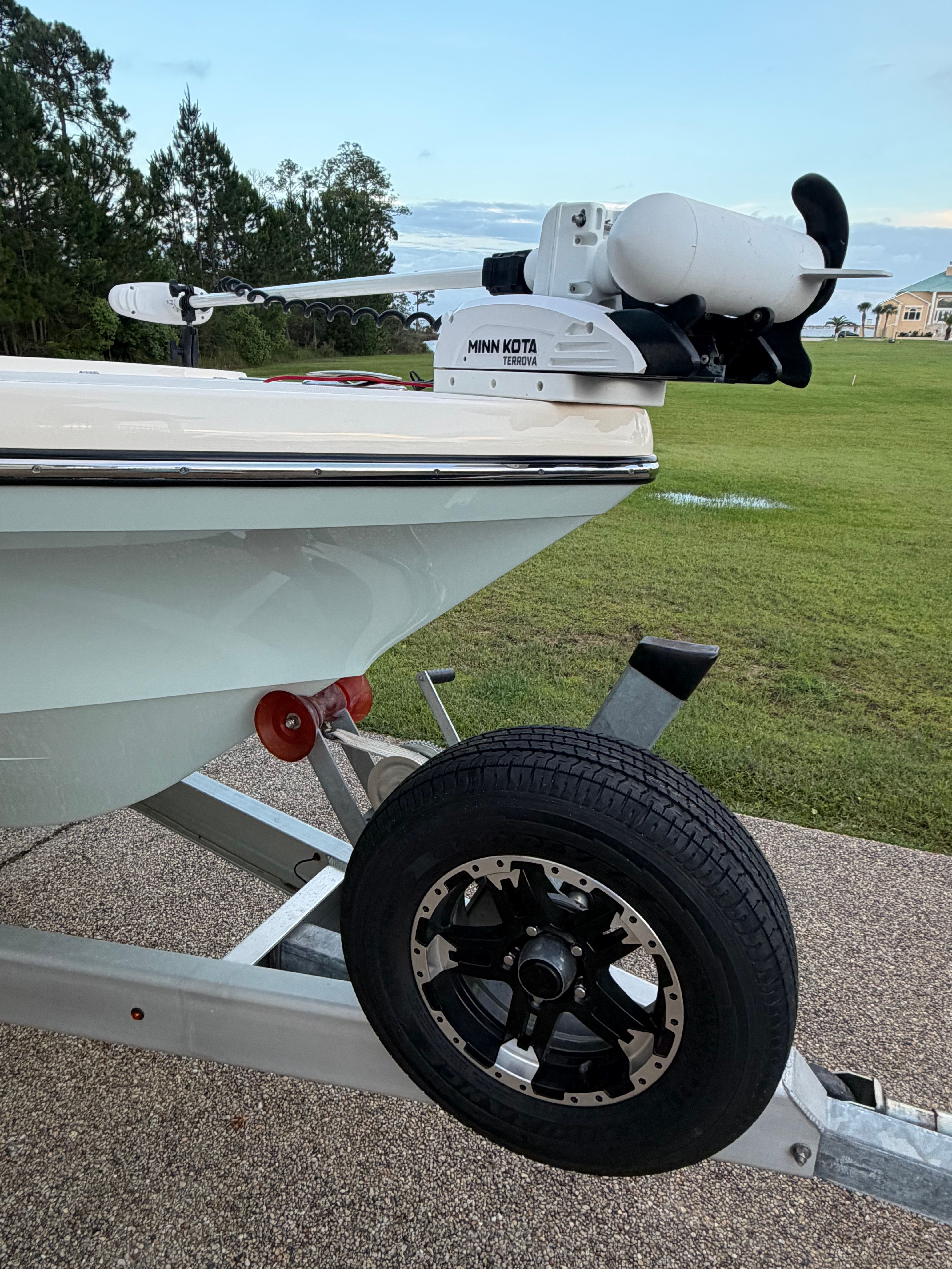 2022 BlackJack 256 Coastal boat with Minn Kota Terrova motor.