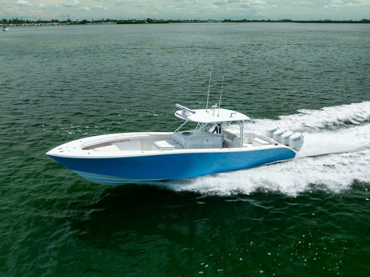 2009 Yellowfin — - Image 24