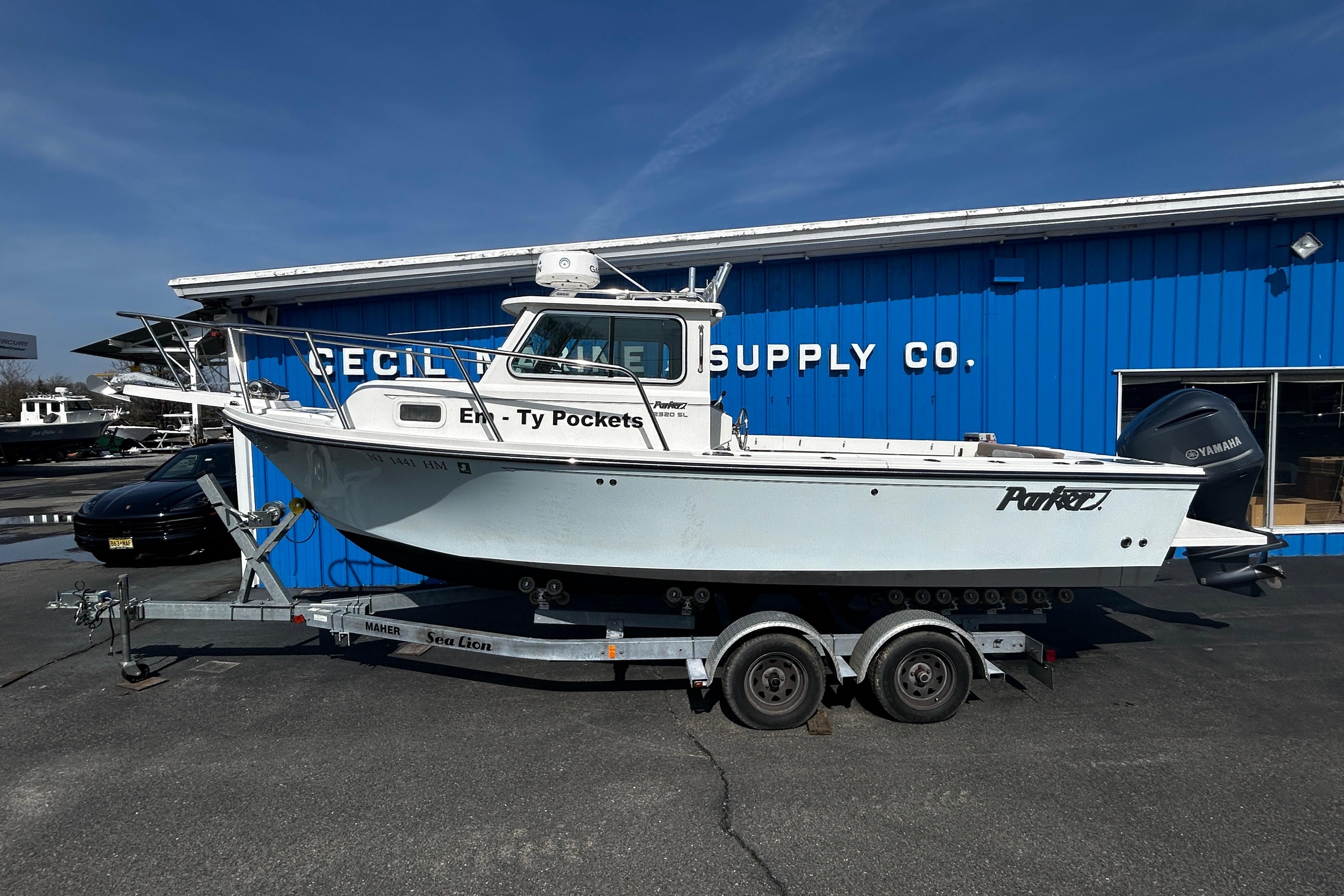 2019 Parker 2320 Sport Cabin