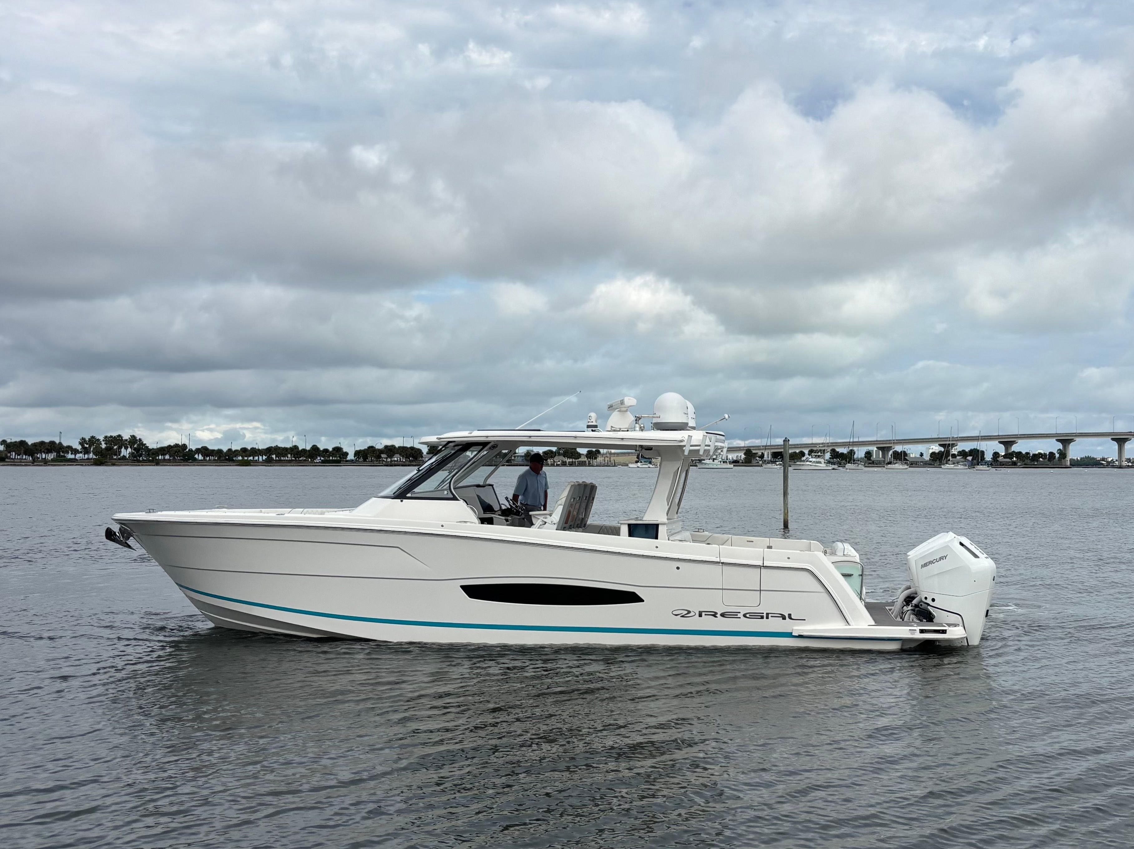 2024 REGAL 38 SAV - Image 10