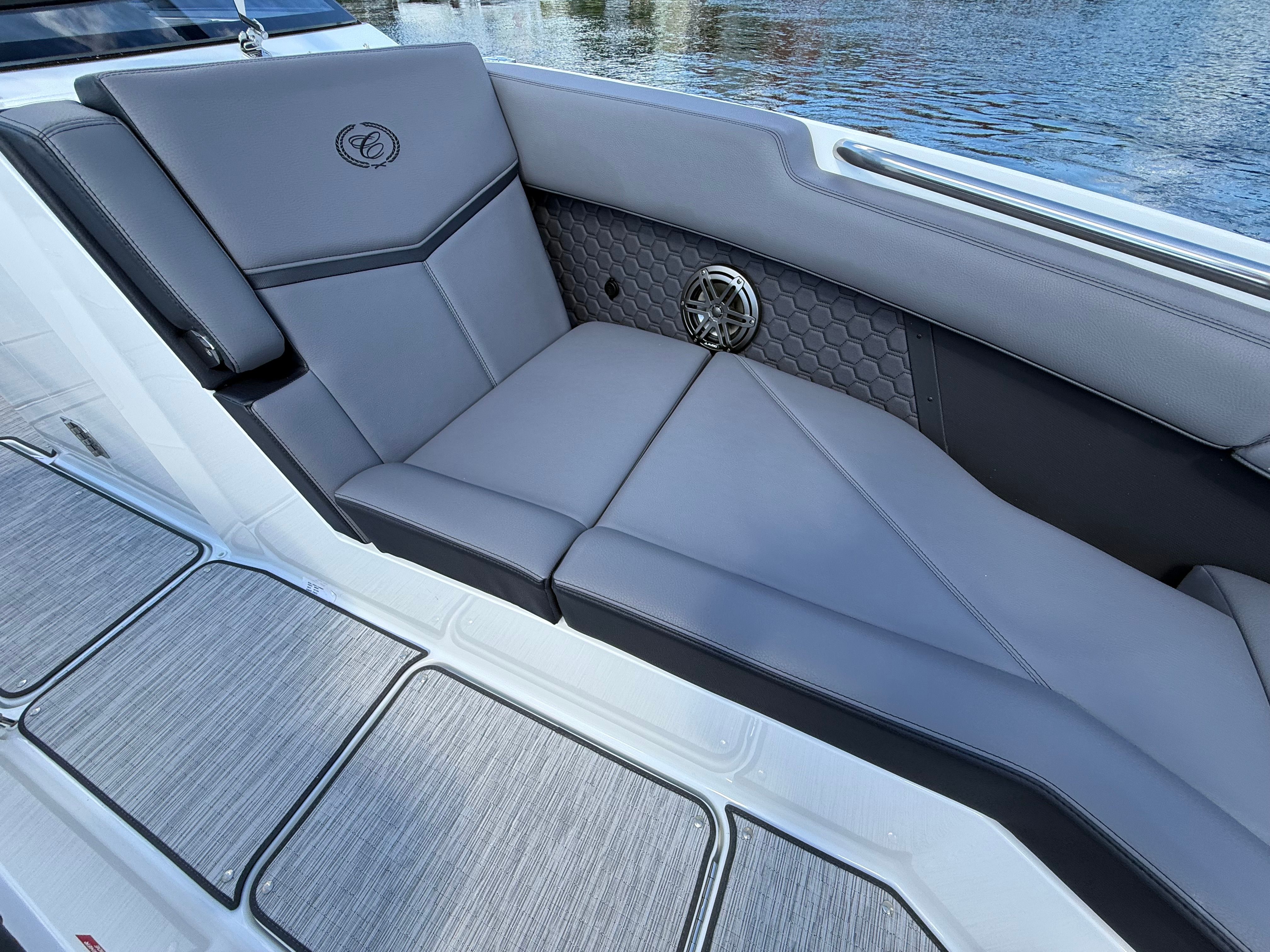 2026 Cobalt R8 Surf - 12