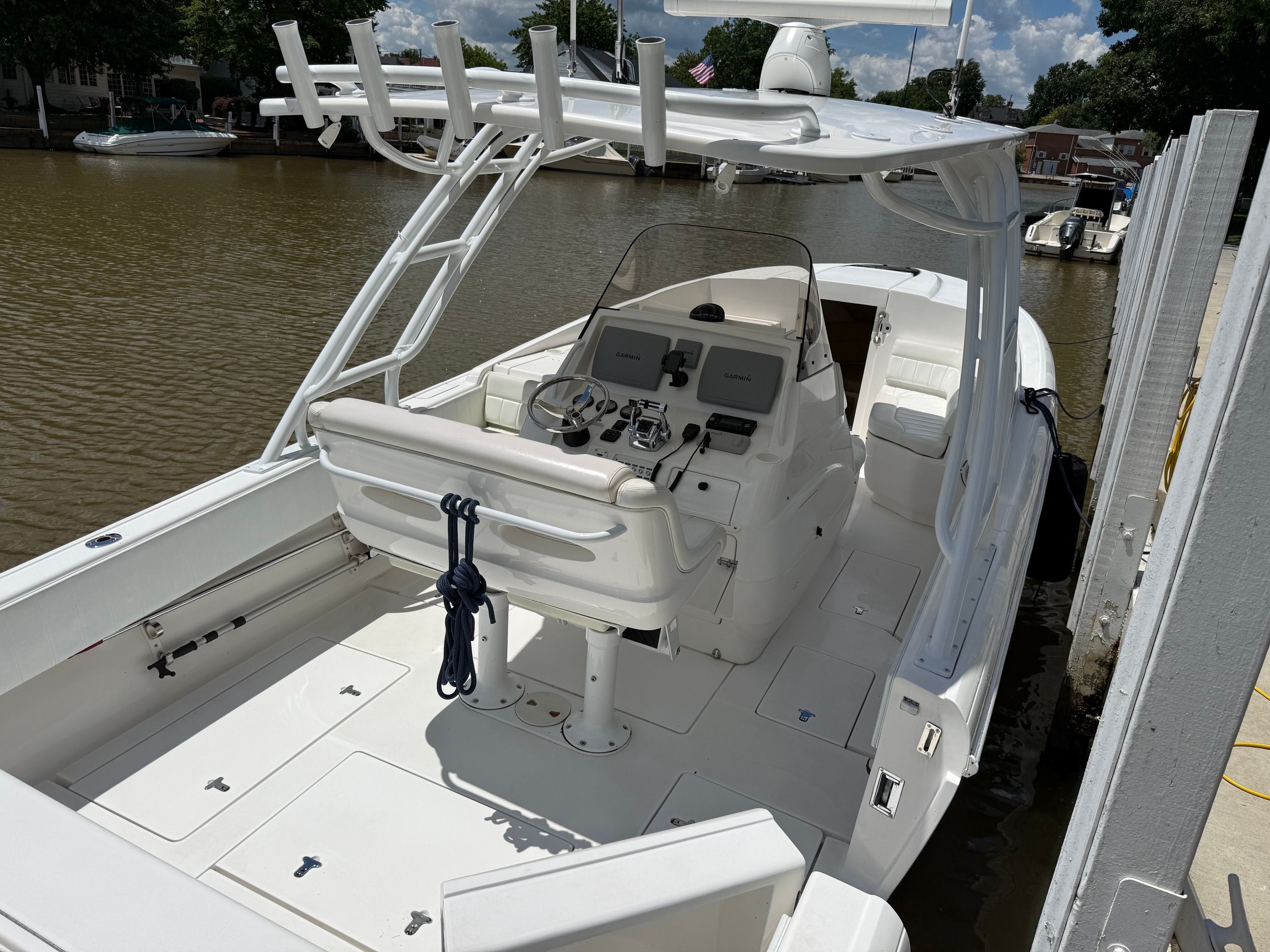 2012 Intrepid 327 Cuddy - 10