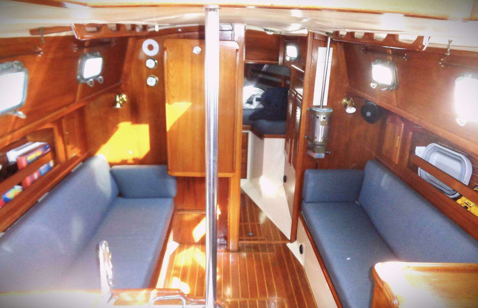 1992 Pacific Seacraft 34 - Image 2