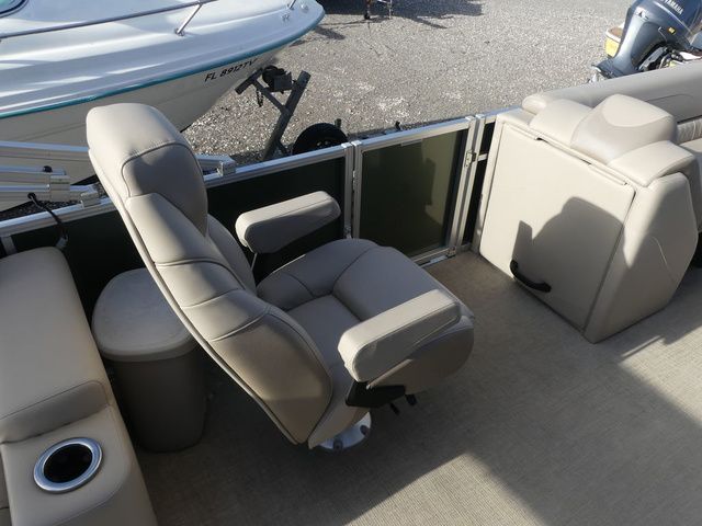 2025 Avalon LSZ Rear Fish 25 FT - 17