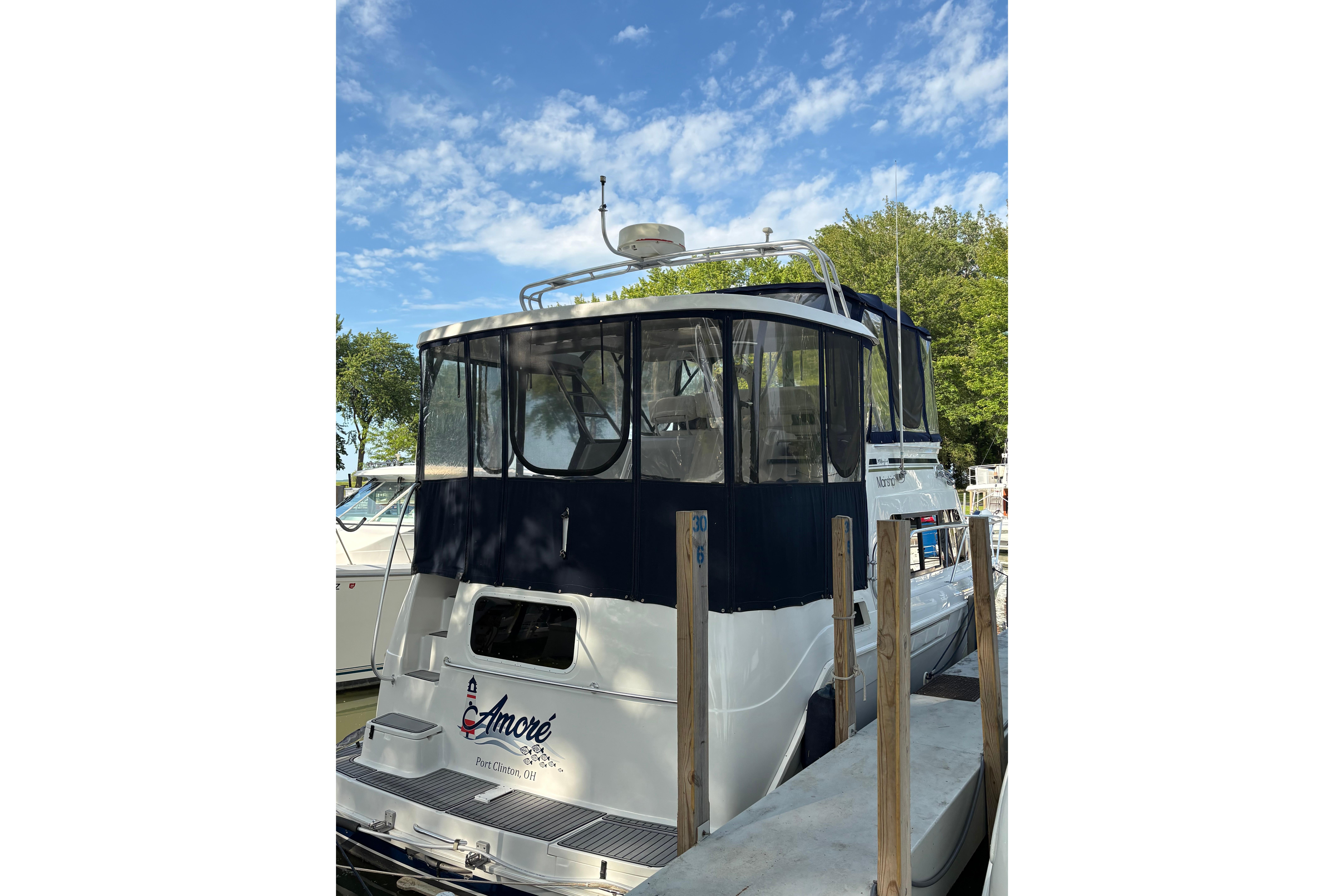 1997 Mainship 34 Motor Yacht