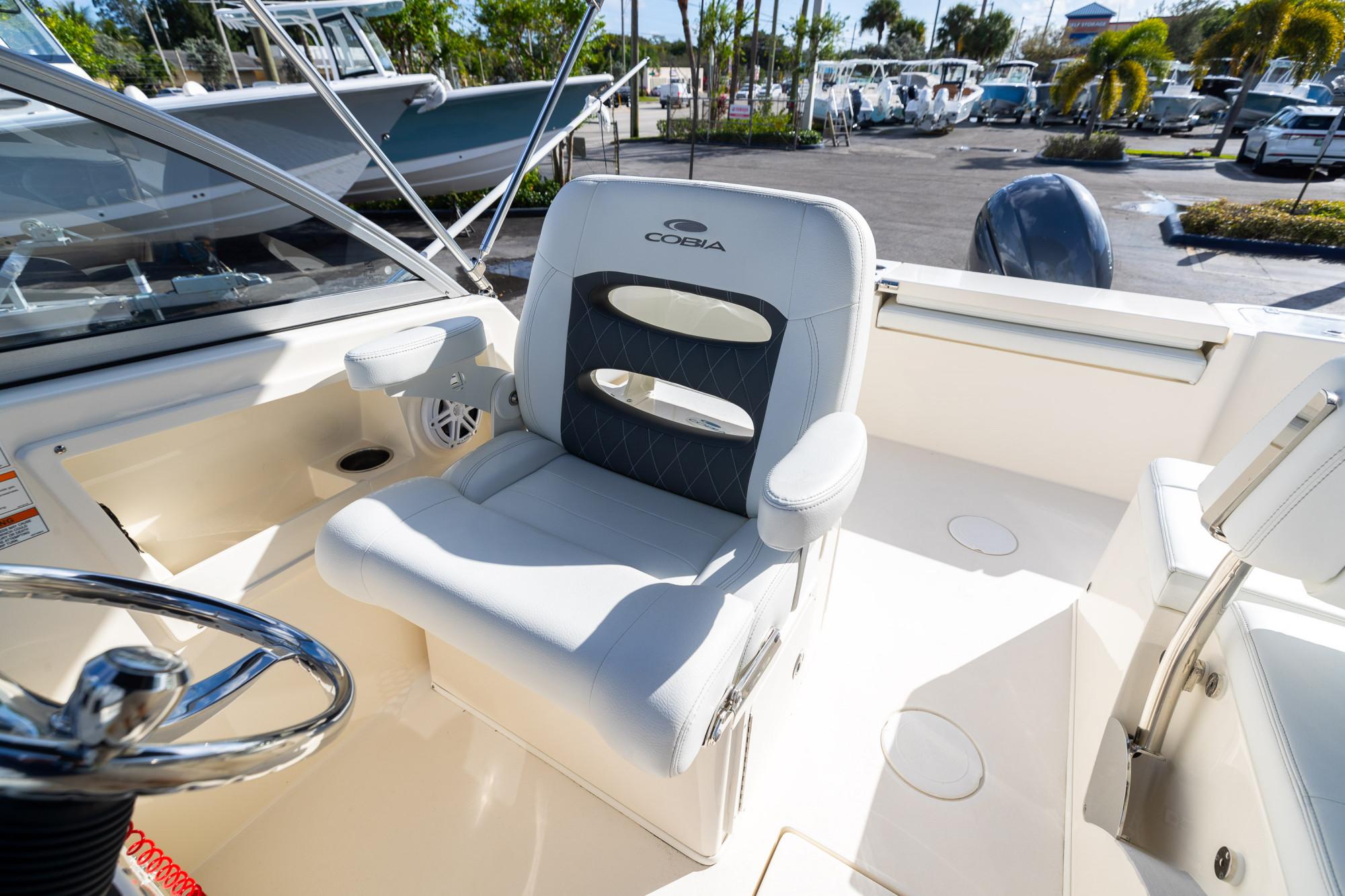 2024 Cobia 220 Dual Console - 35