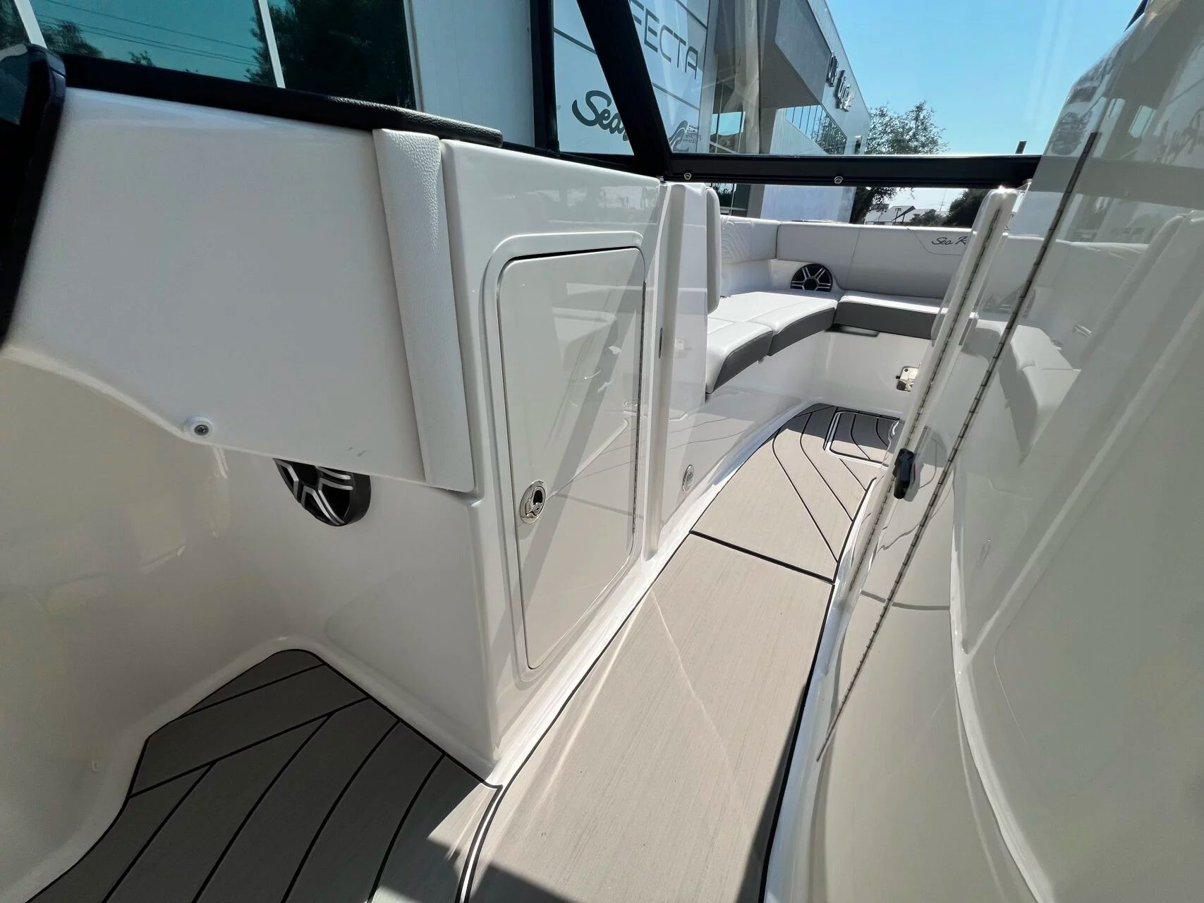 2026 Sea Ray SDX270 SURF - 36
