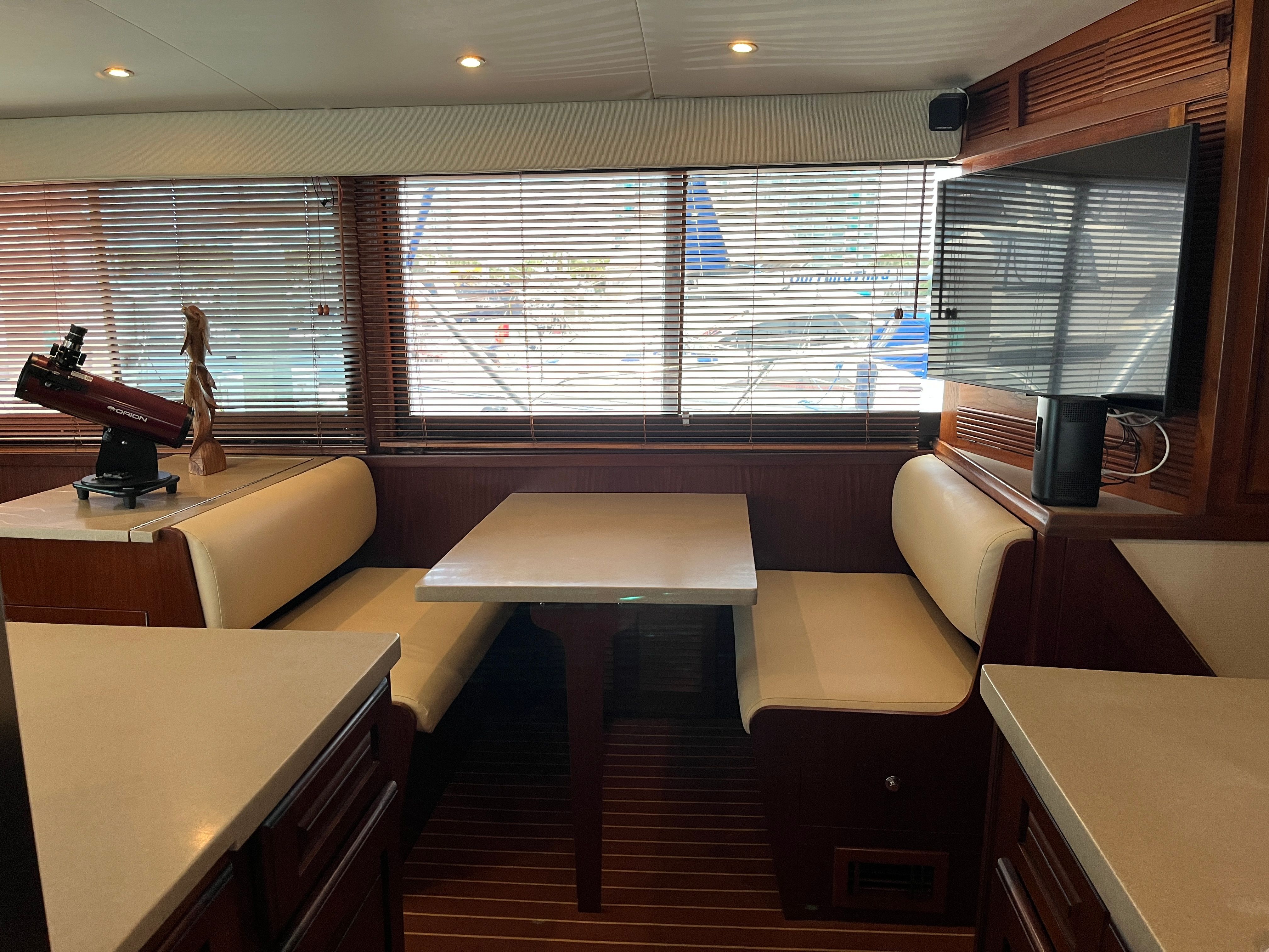 1980 Hatteras 55 Convertable - 21