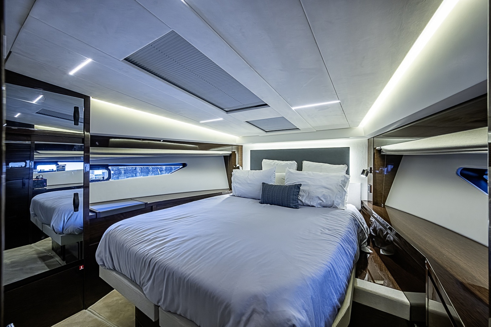 2021 Prestige 520 - Image 37