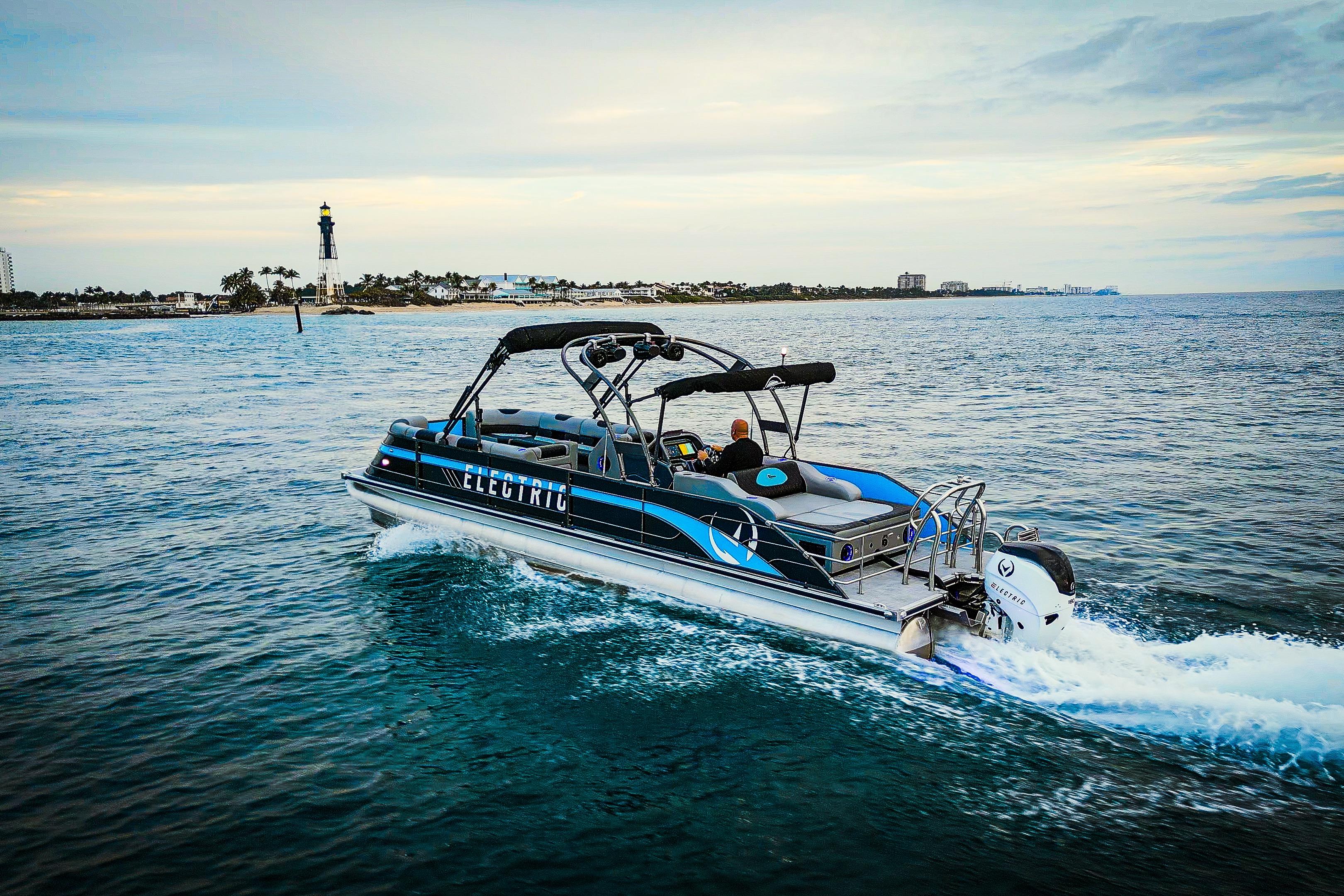 2026 Vision Marine Technologies V30