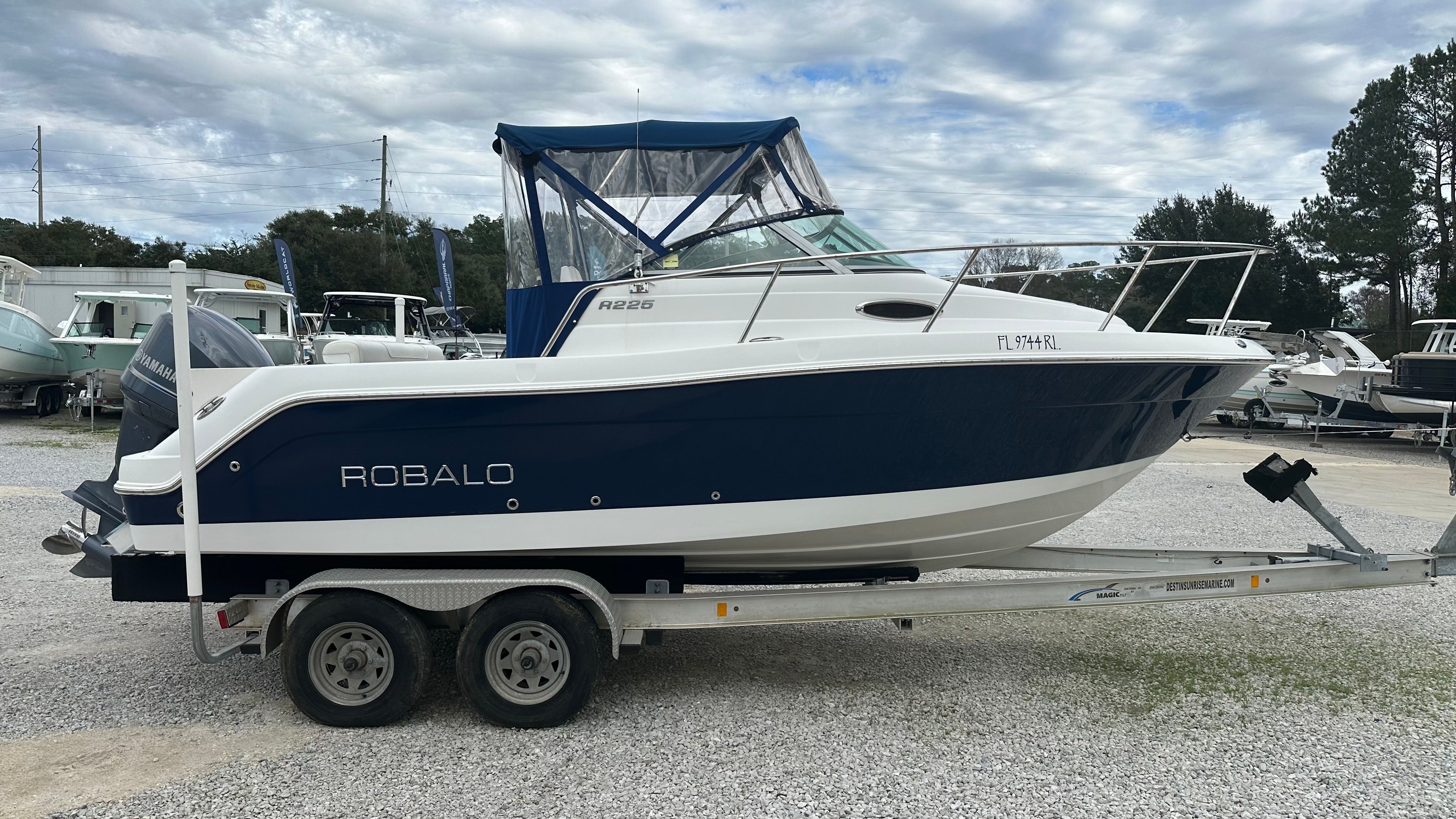 2012 ROBALO 225 CC - Image 6
