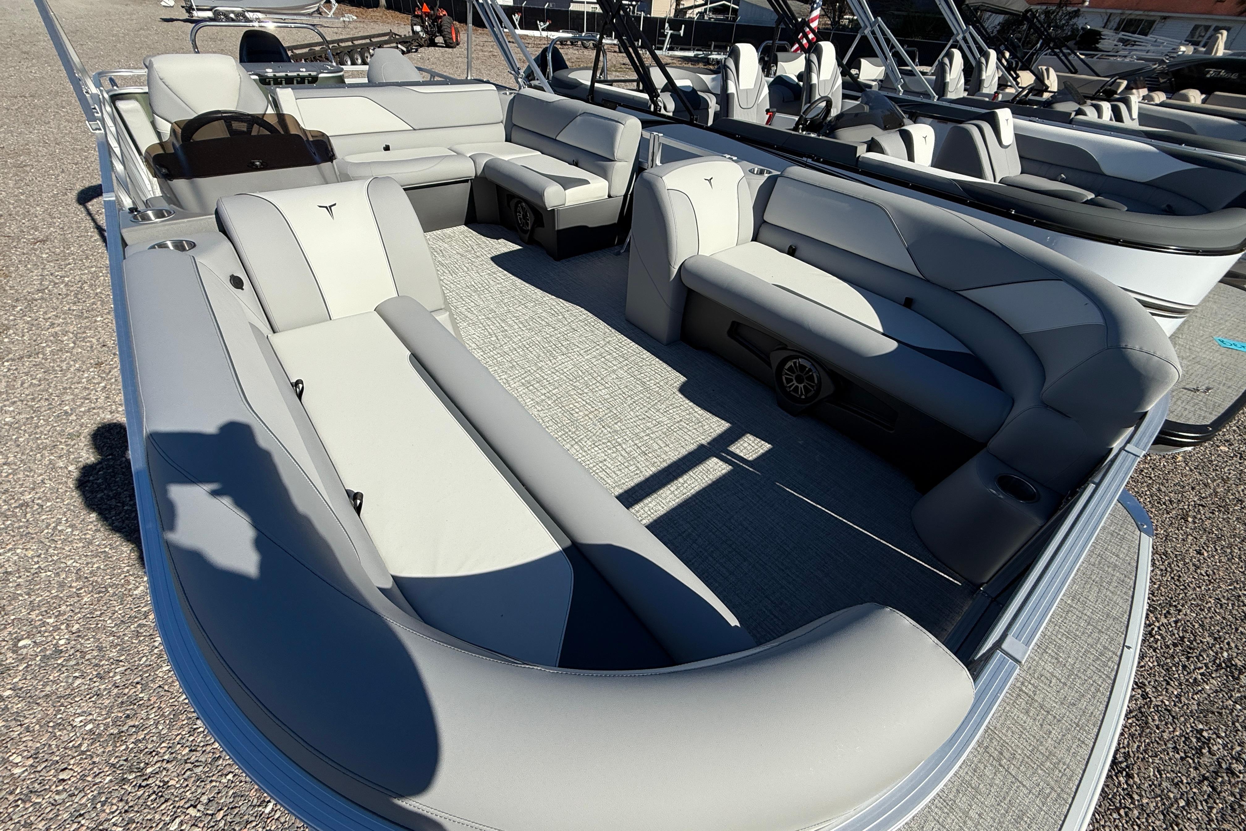 2026 Tahoe Pontoon Sport 85 Rear Fish with spacious seating and modern design.