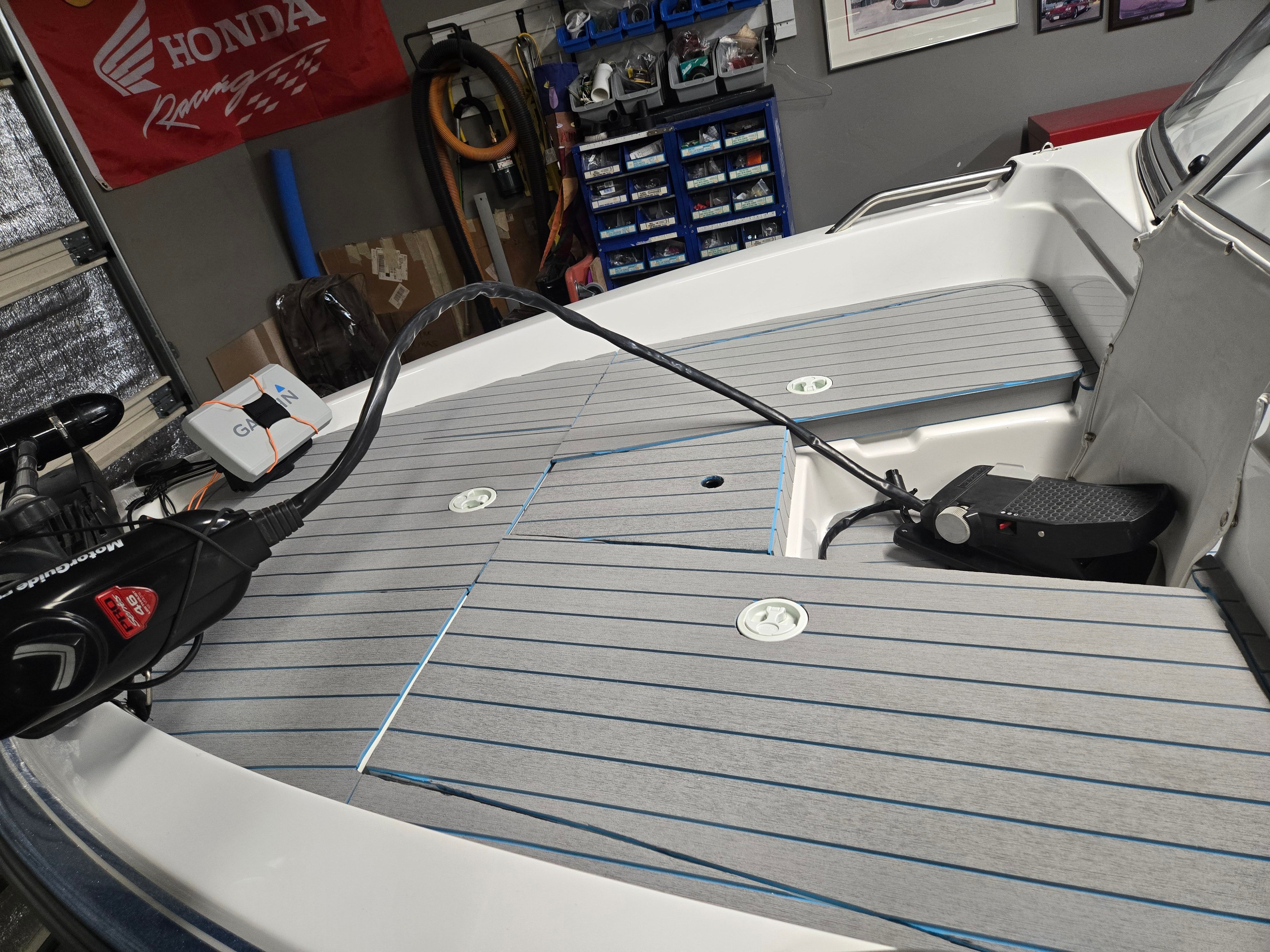 The image shows the deck of a 2007 ProCraft 170 Combo boat.