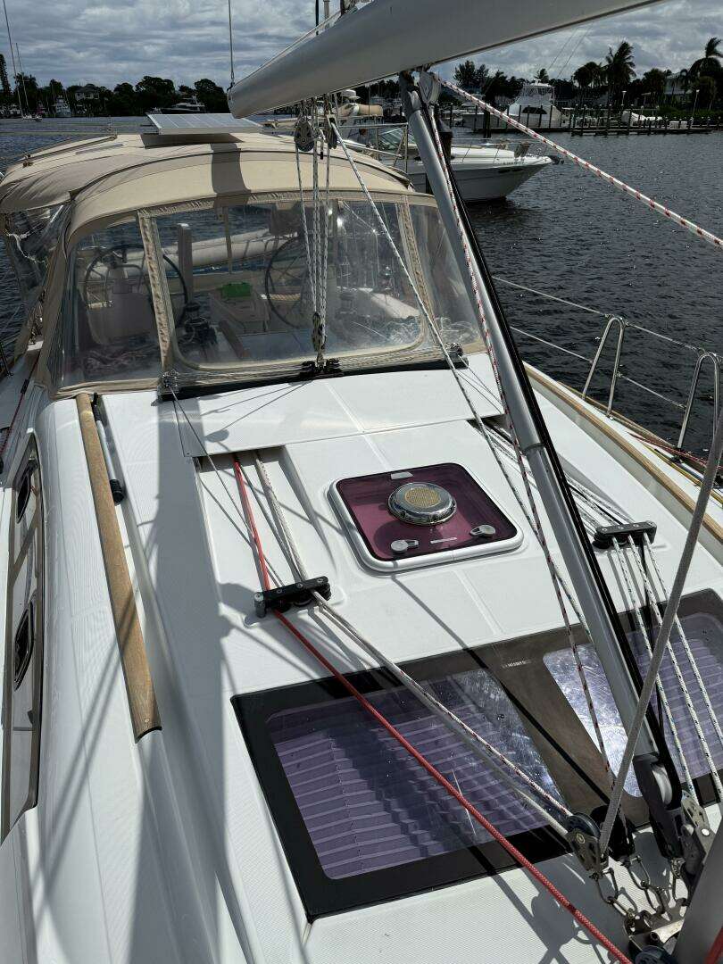 2012 Beneteau 43 - Image 19