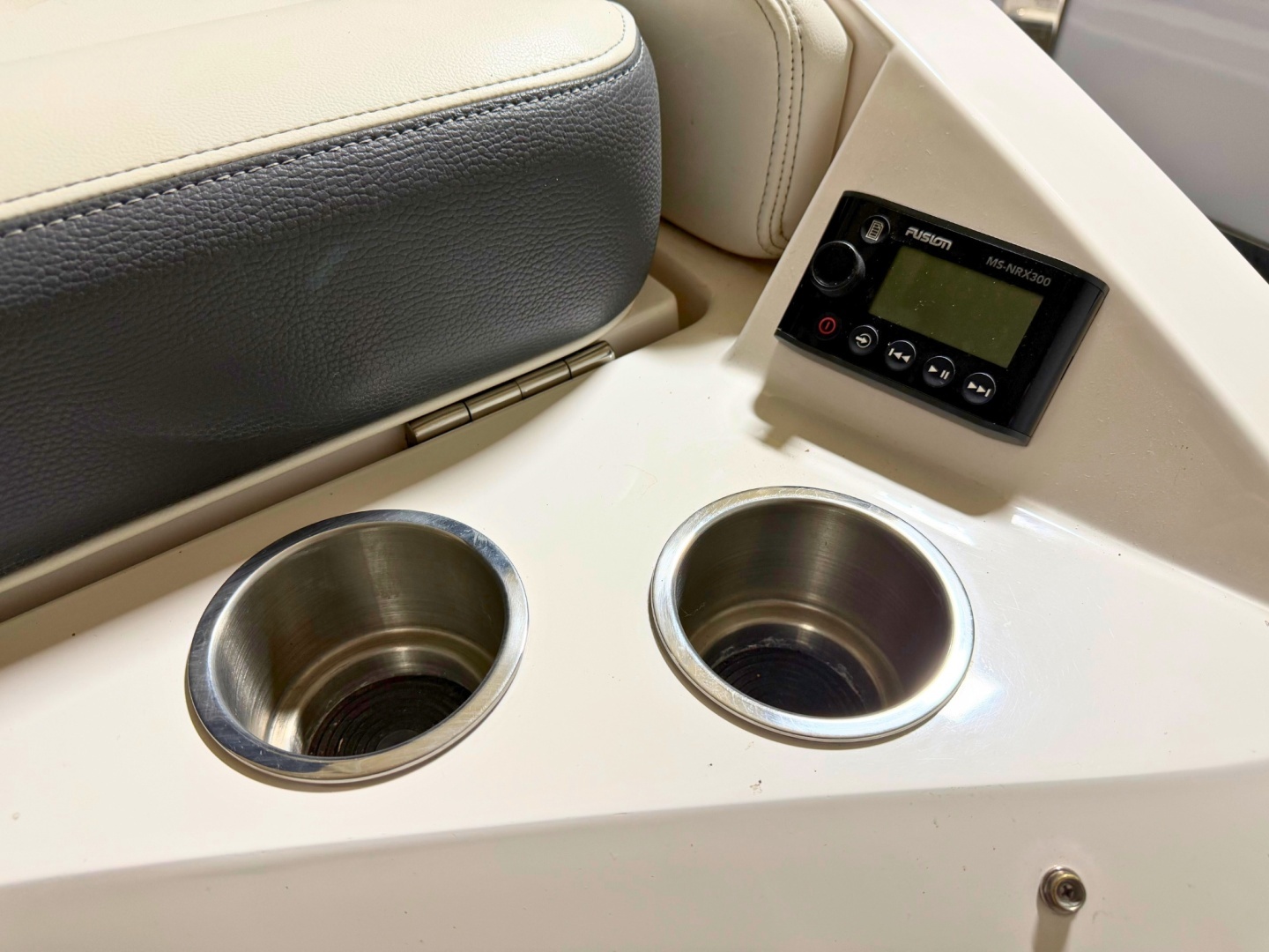 2019 Regal 2800 Bowrider - Image 17