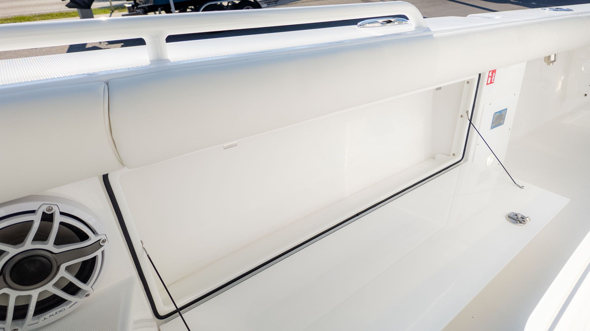 2027 Everglades 273 Center Console - 21