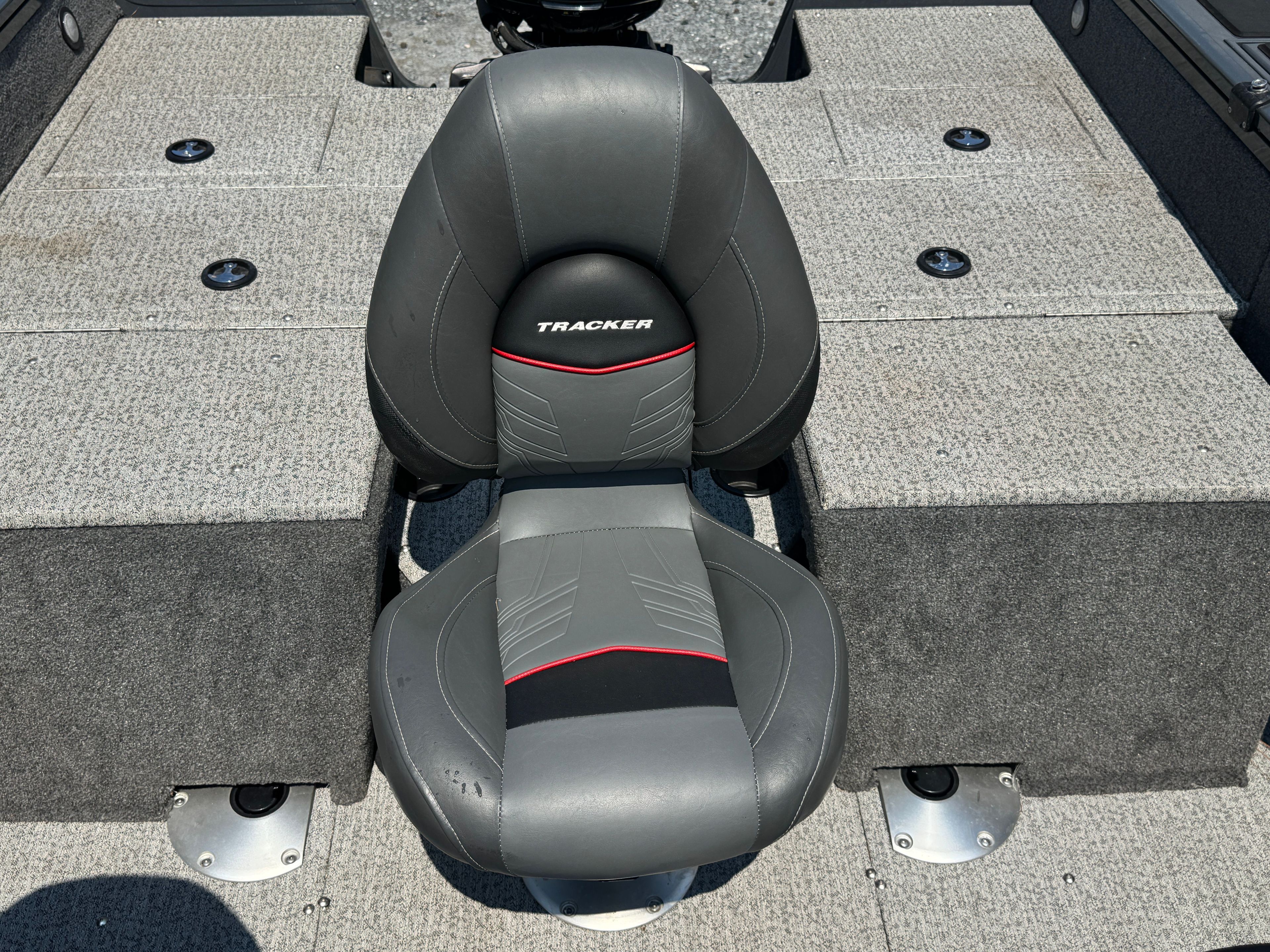 2021 TRACKER TARGA V18 - Image 8