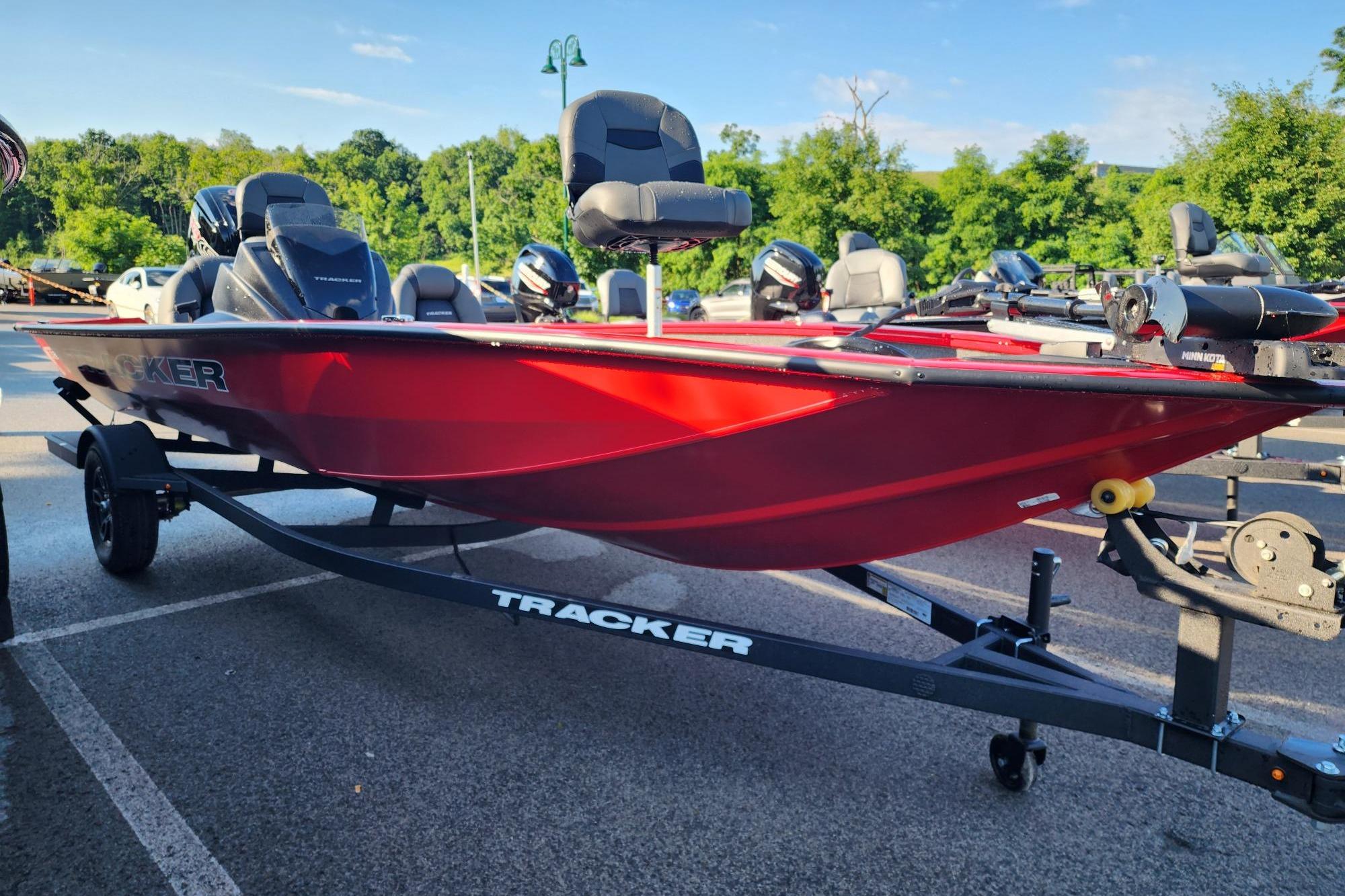 2026 Tracker Pro Team 190