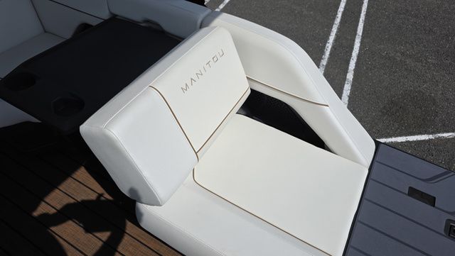 2025 Manitou 26' Explore 6' Max Deck With Dual 150hp Motors - 35