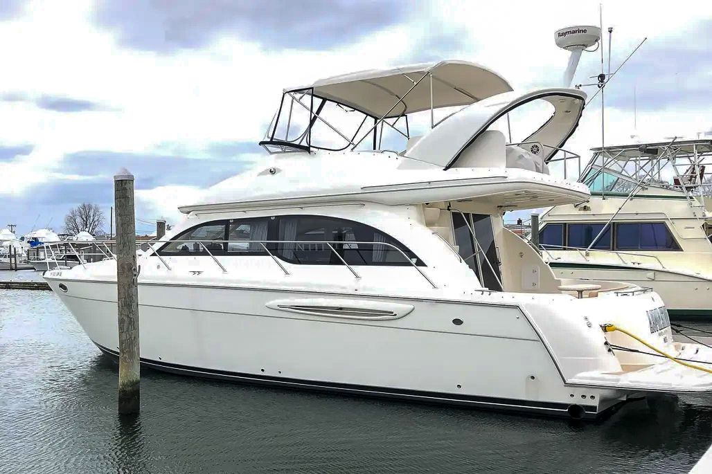 2004 Meridian 411 Sedan