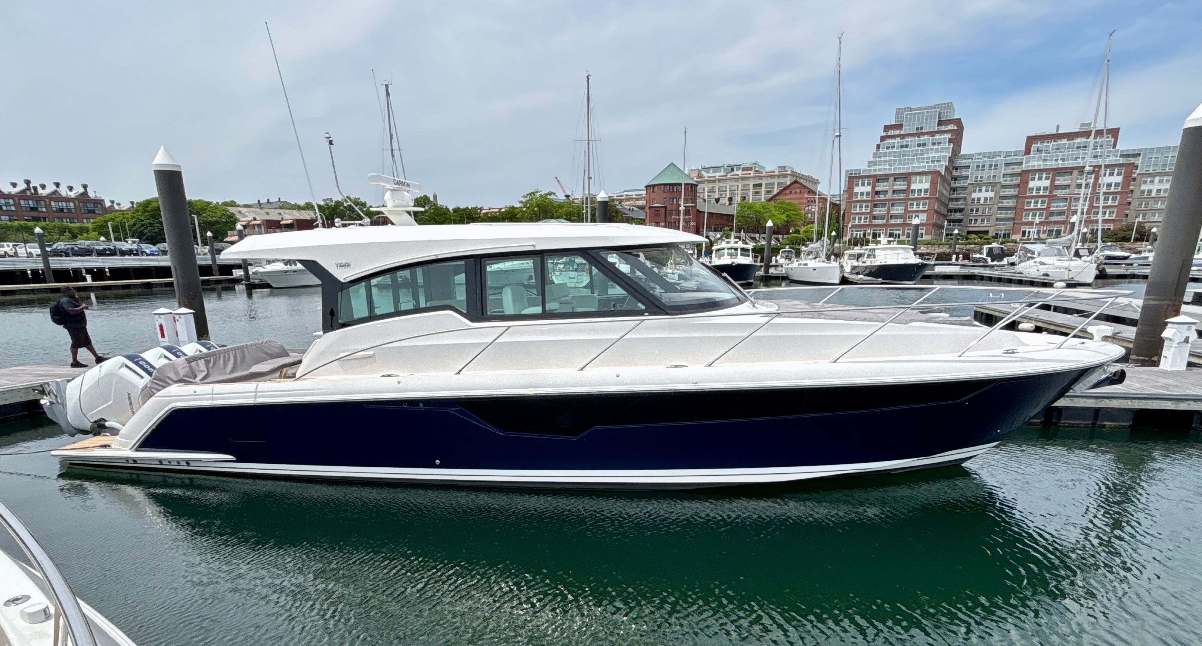 2026 Tiara Yachts 43 LE
