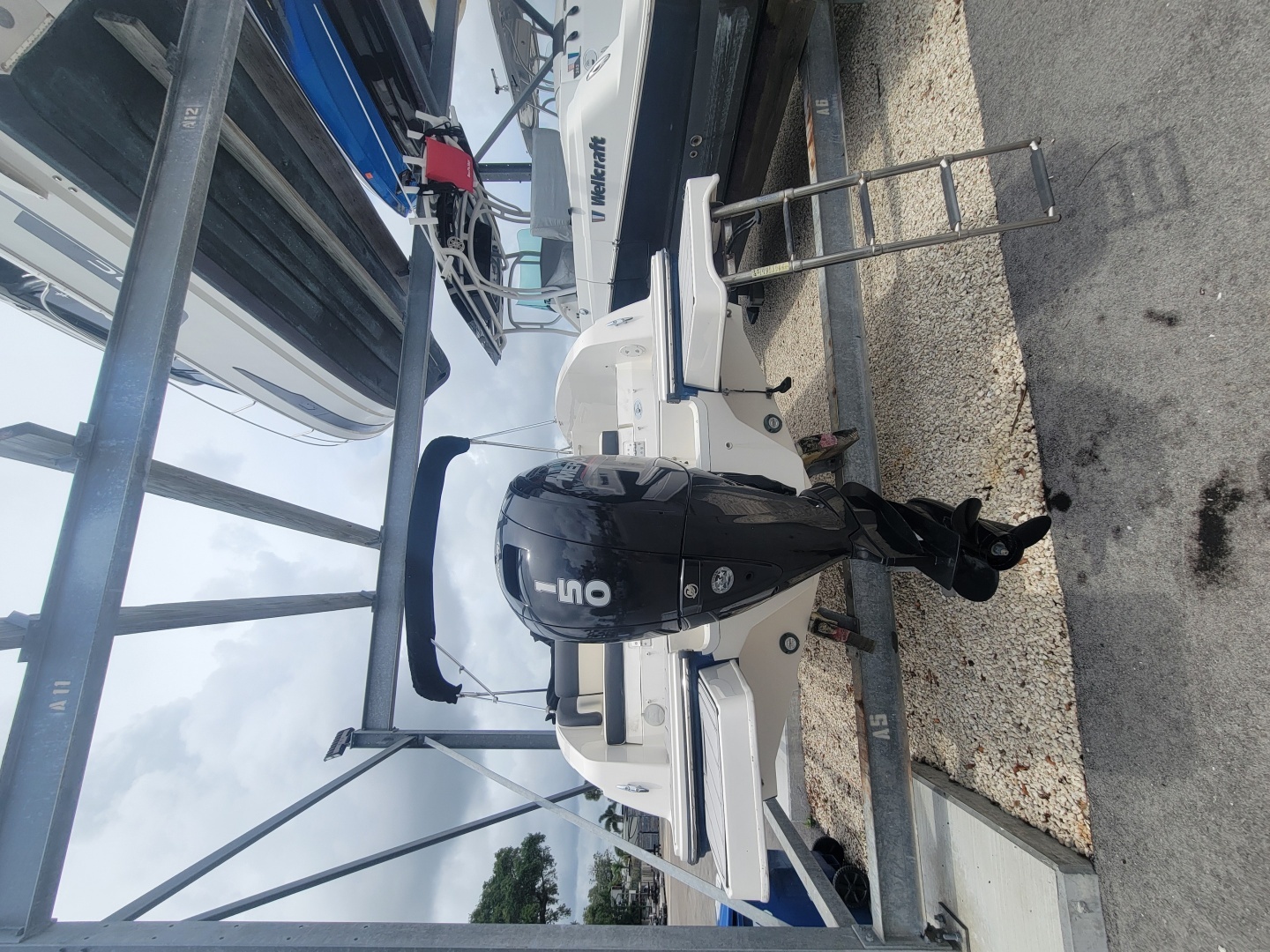 2023 Bayliner DX 2200 - Image 2