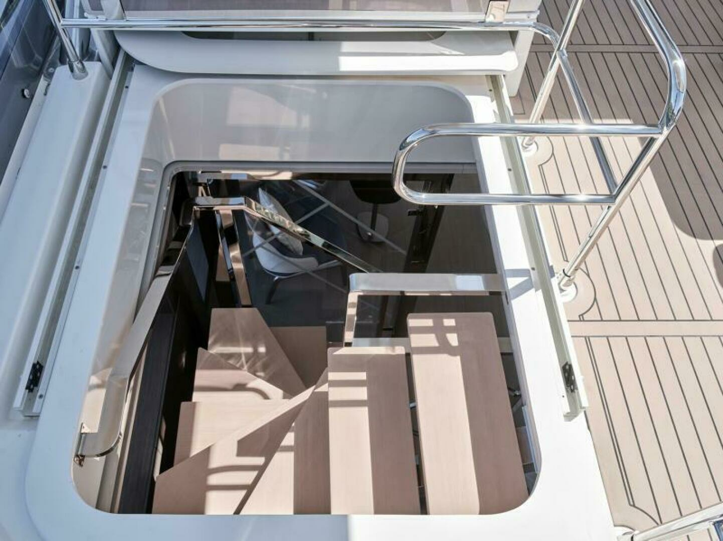 2027 Prestige M8 - Image 21
